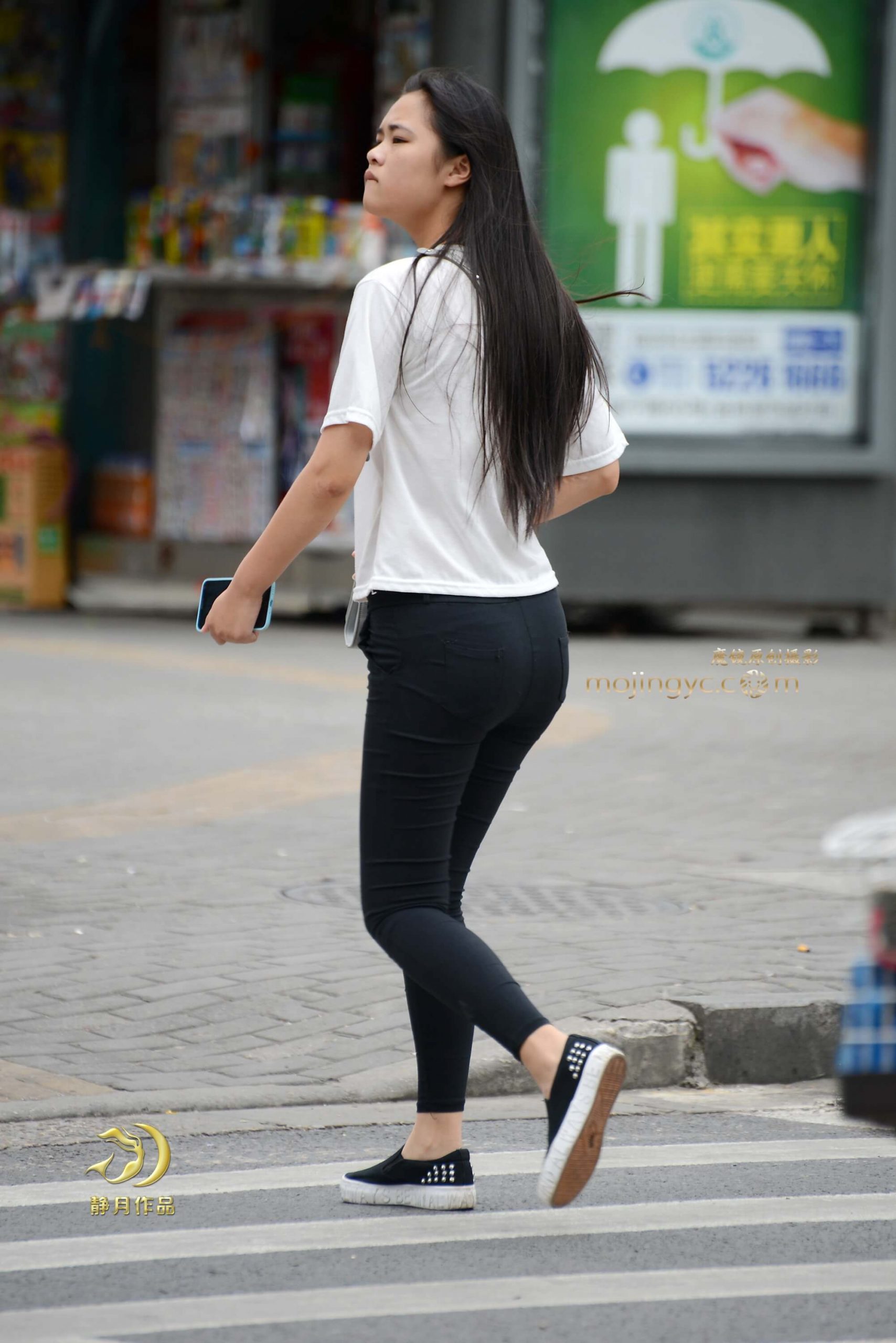 过街的妹子们