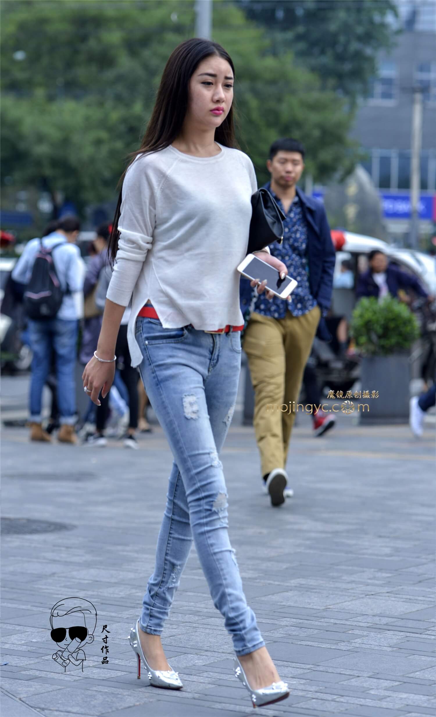 披肩发大长腿高跟鞋美女的魅力