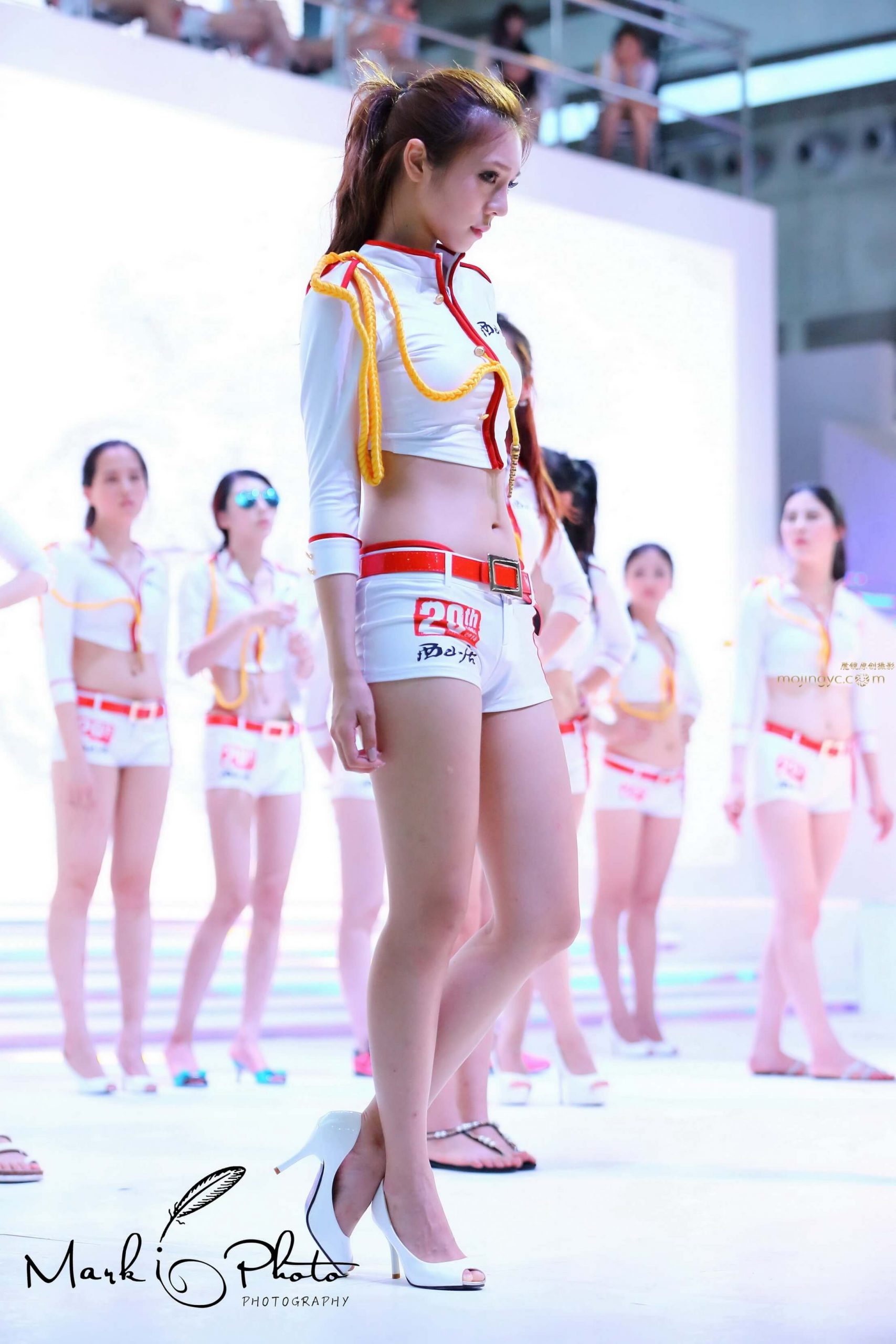 西山居制服美少女