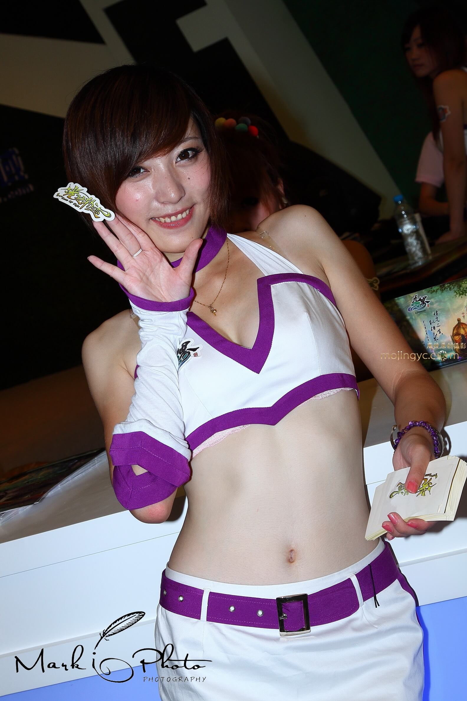 美胸美少女