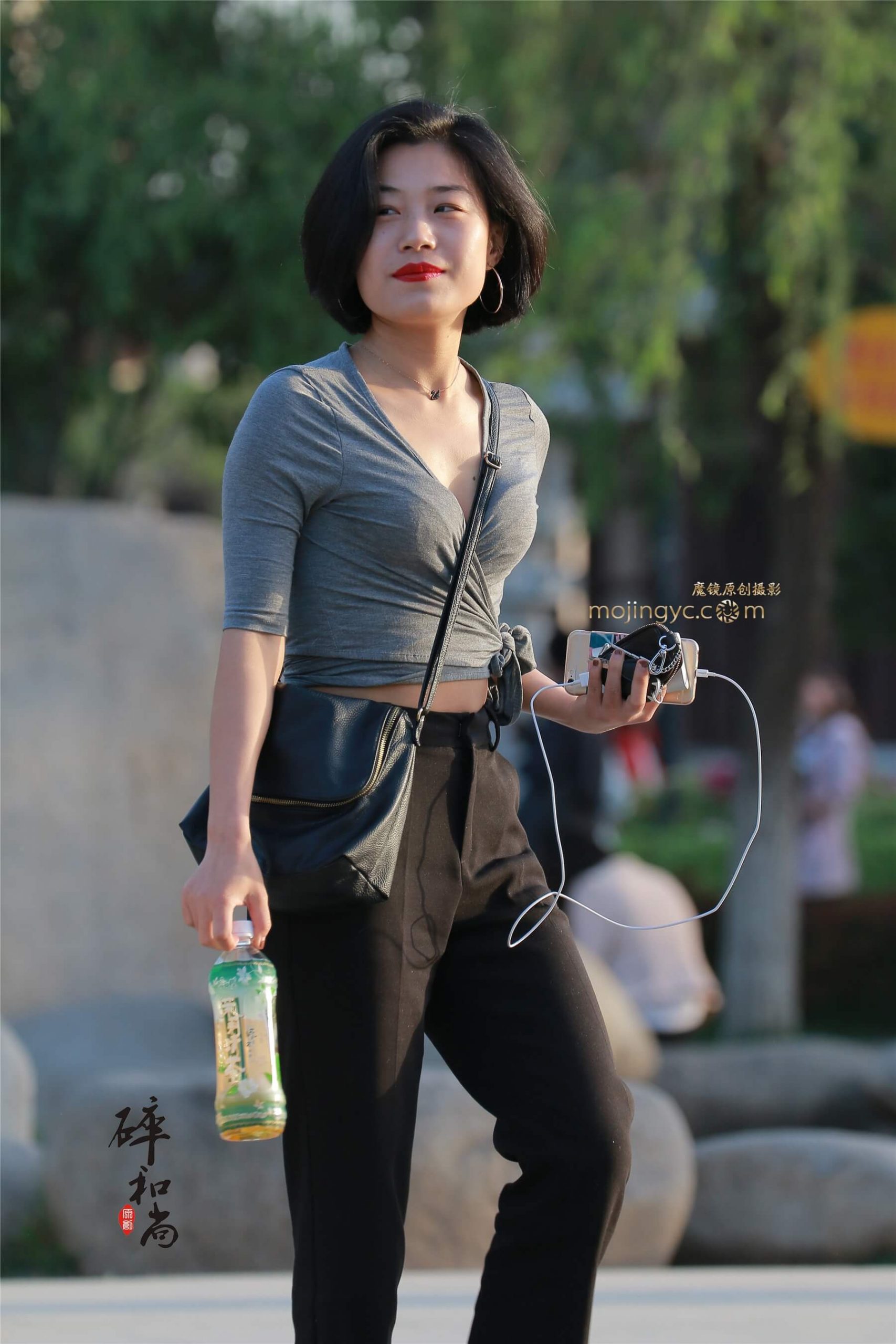 低胸少妇