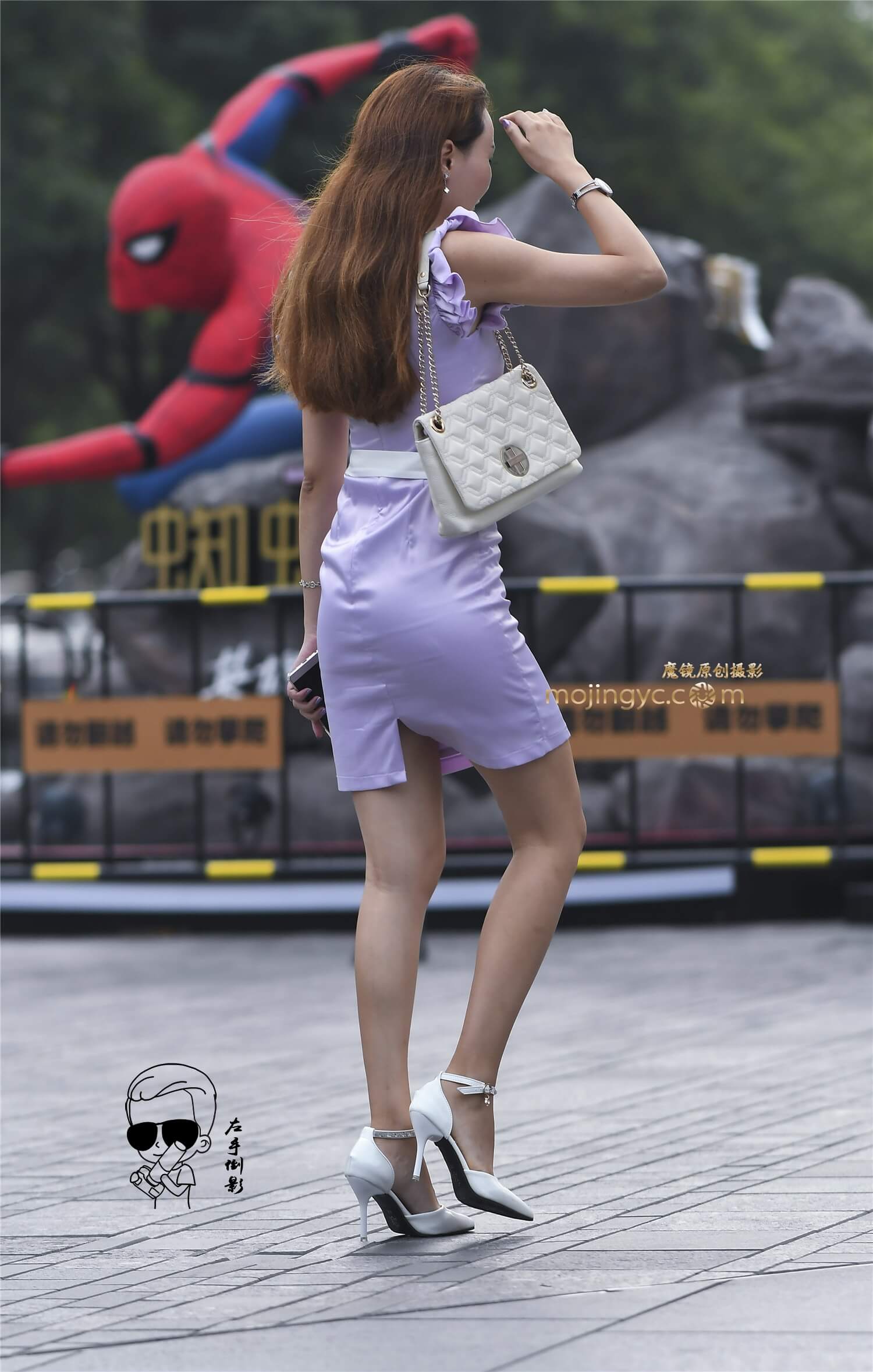 长发紧裙高跟鞋包裹出绝美身材