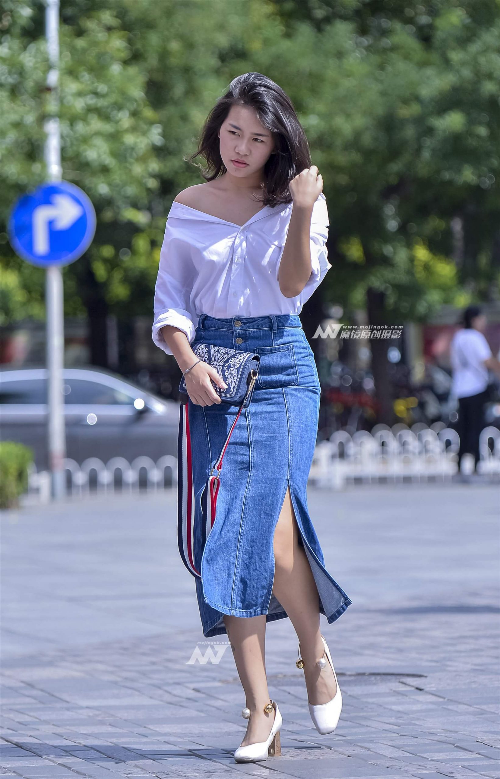 美女凹凸有致性感吸晴