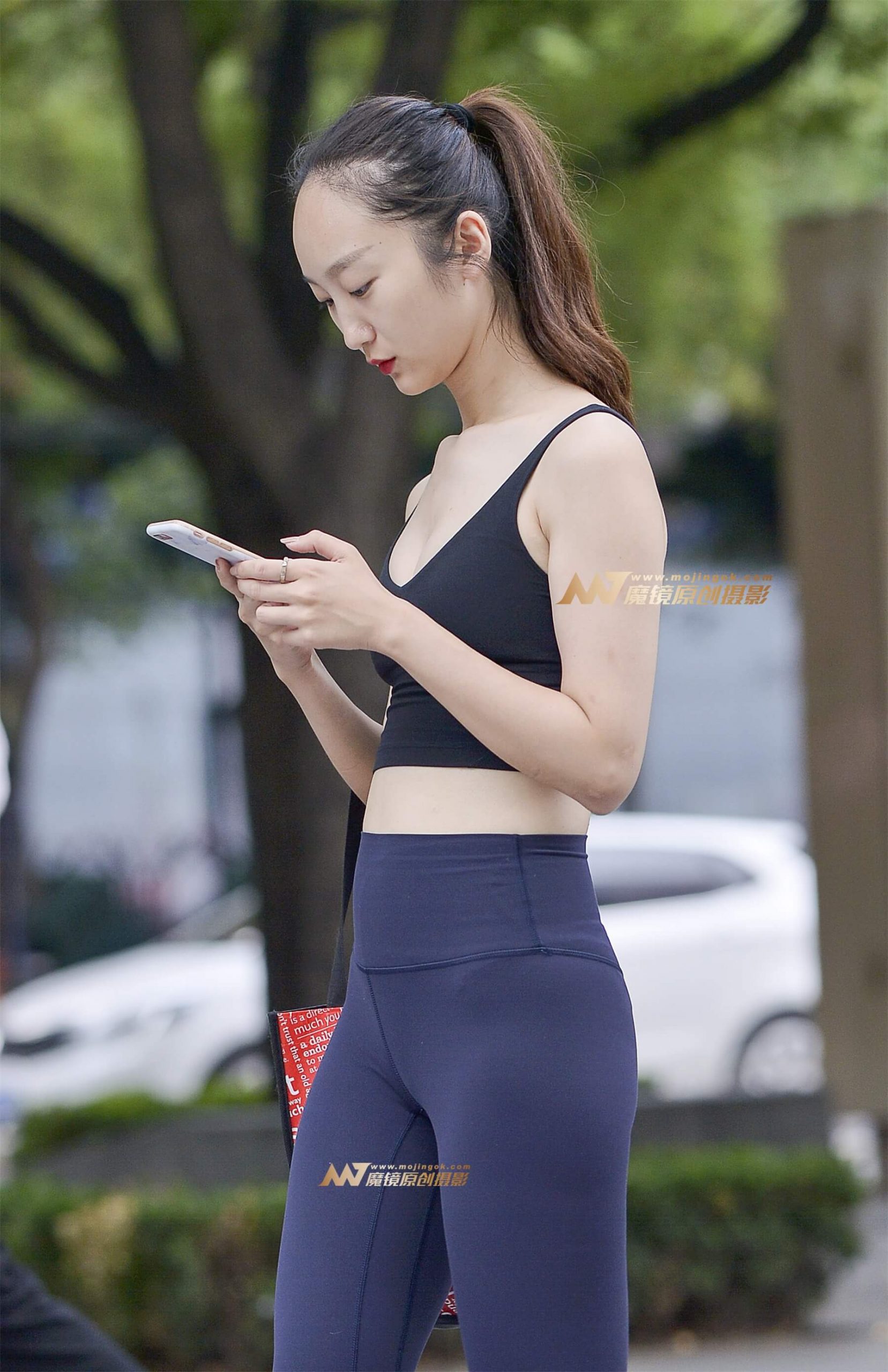 健美裤显好身材