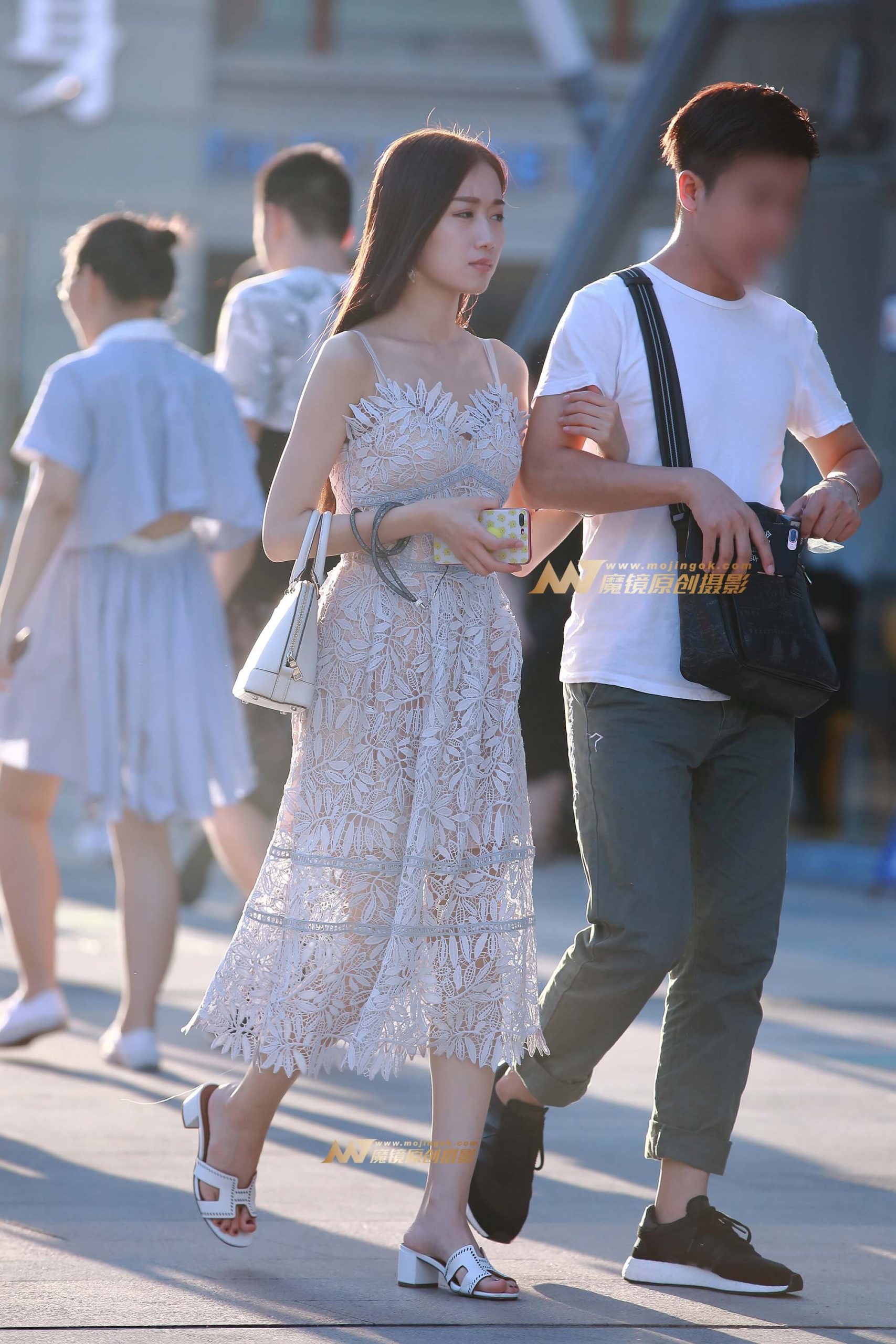 连衣长裙，雅致美女