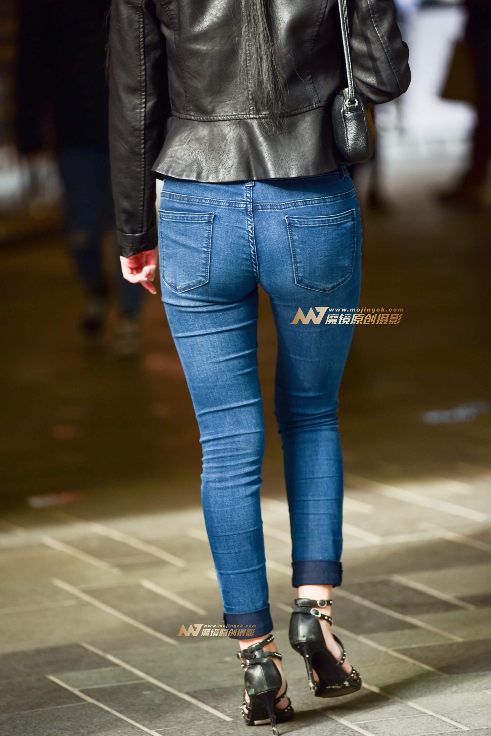 皮夹克 紧牛 高跟女
