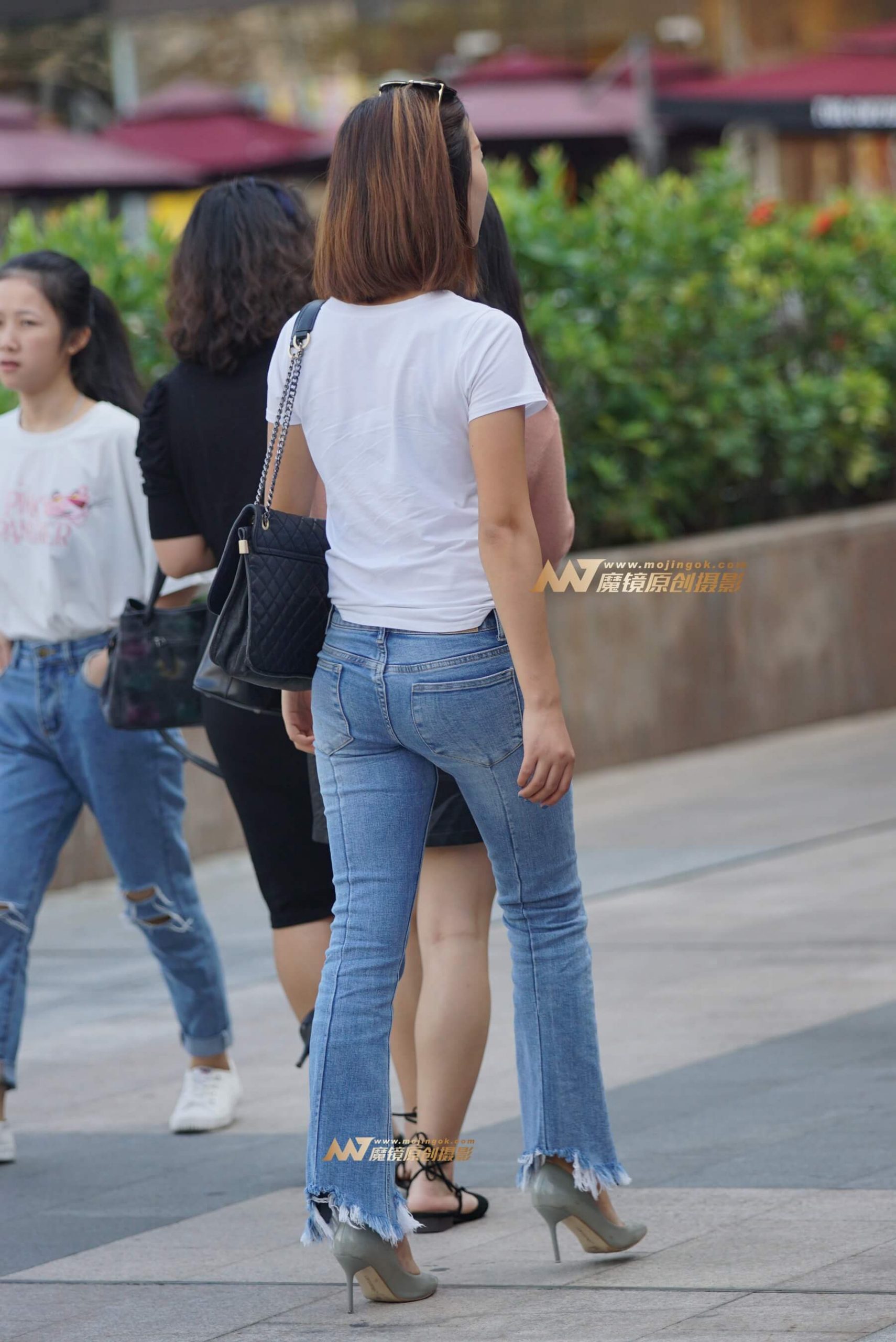 高挑身材随和南国美女