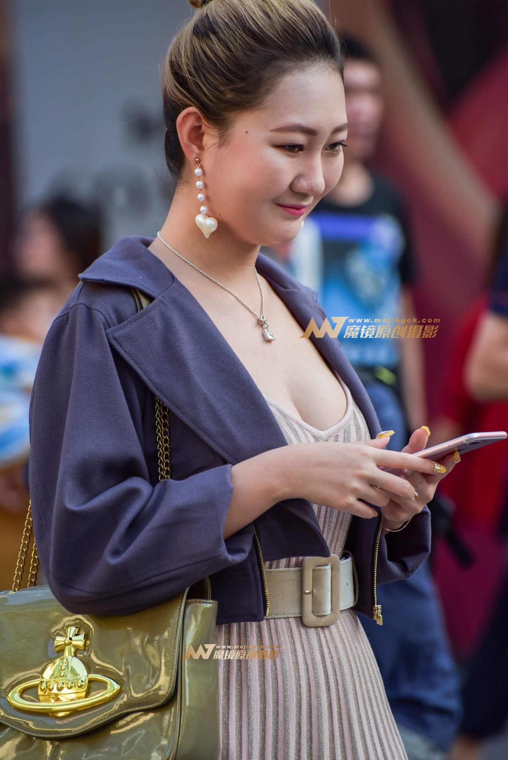 丰乳长裙美女