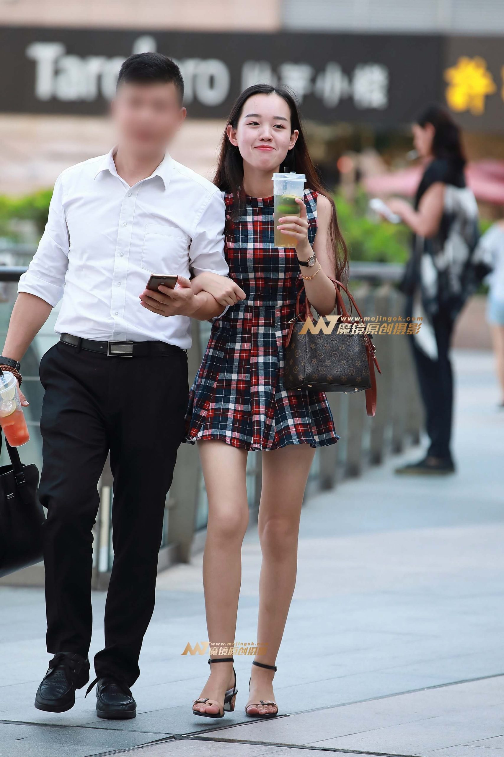 连衣裙，裸腿，美女