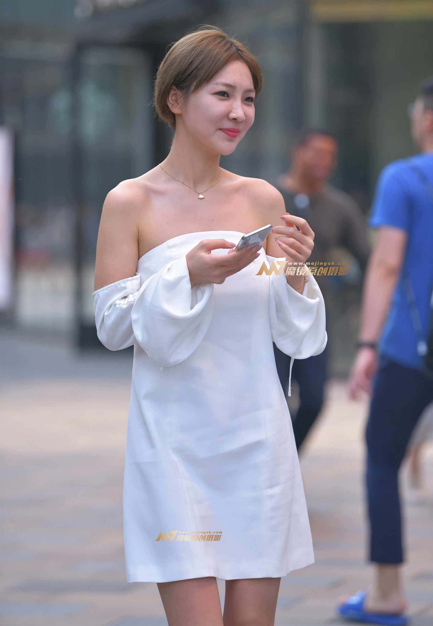 一个容易害羞长得很纯净的姐姐