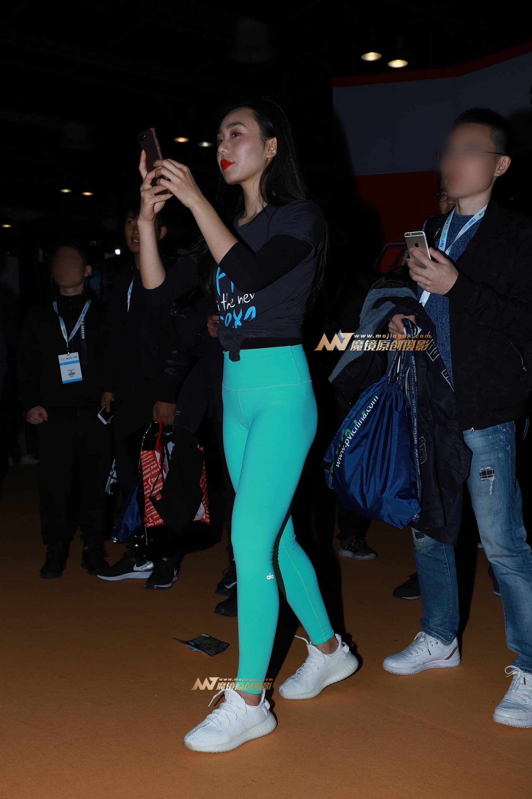 【街拍之魂赛帖】B34、敬业女主持