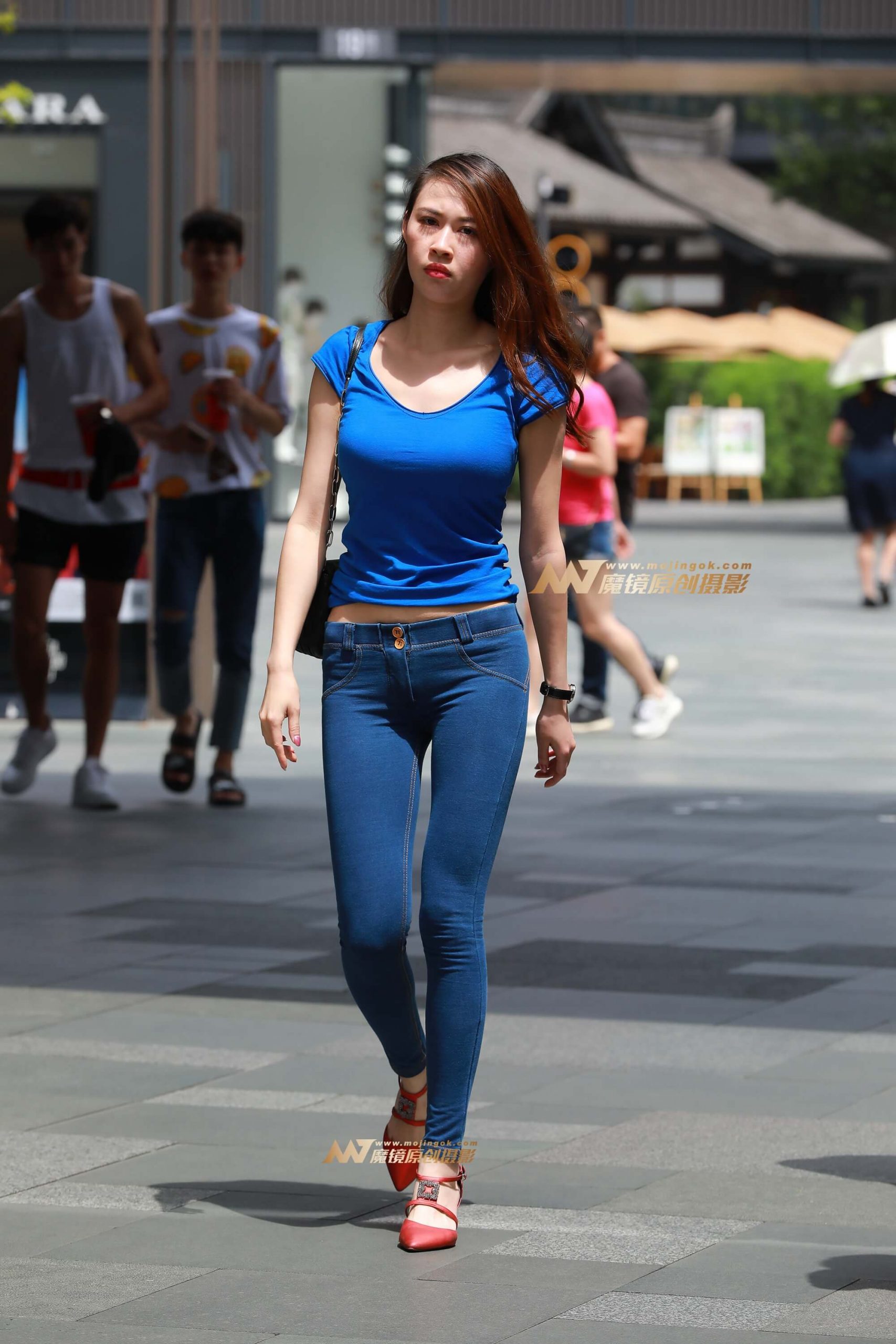 【视觉冲击赛帖】艳遇蜜桃裤高挑美女