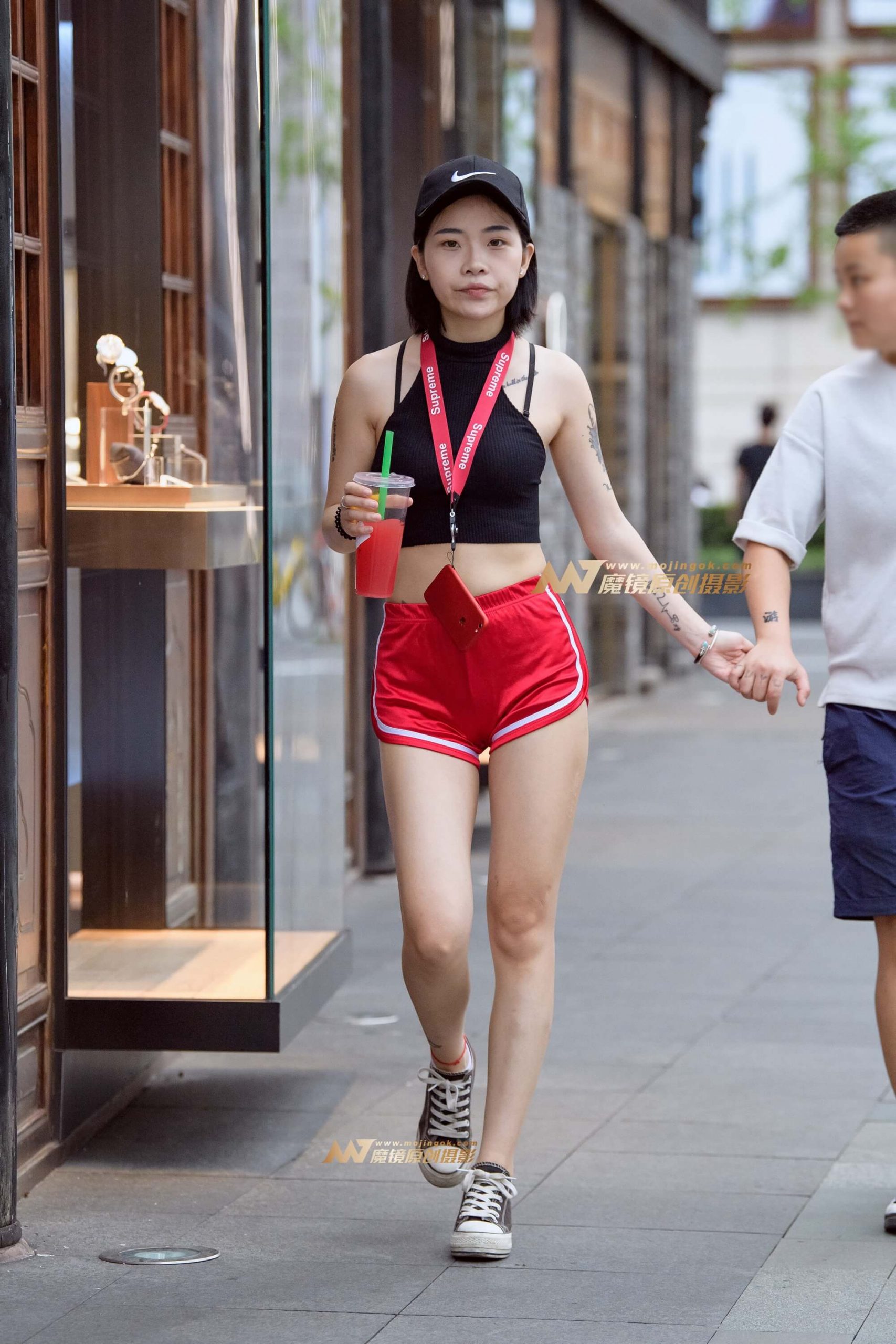 【久久赛帖】万绿丛中一点红