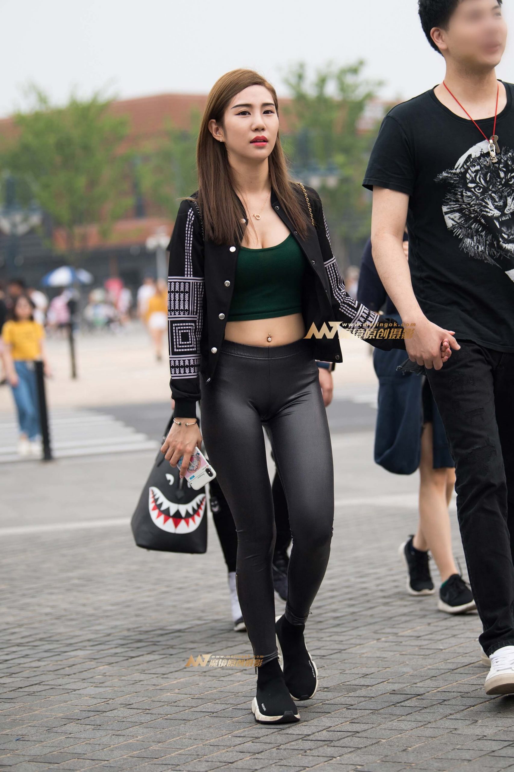 【一只傻麋鹿赛帖】超紧身黑色弹力裤美女
