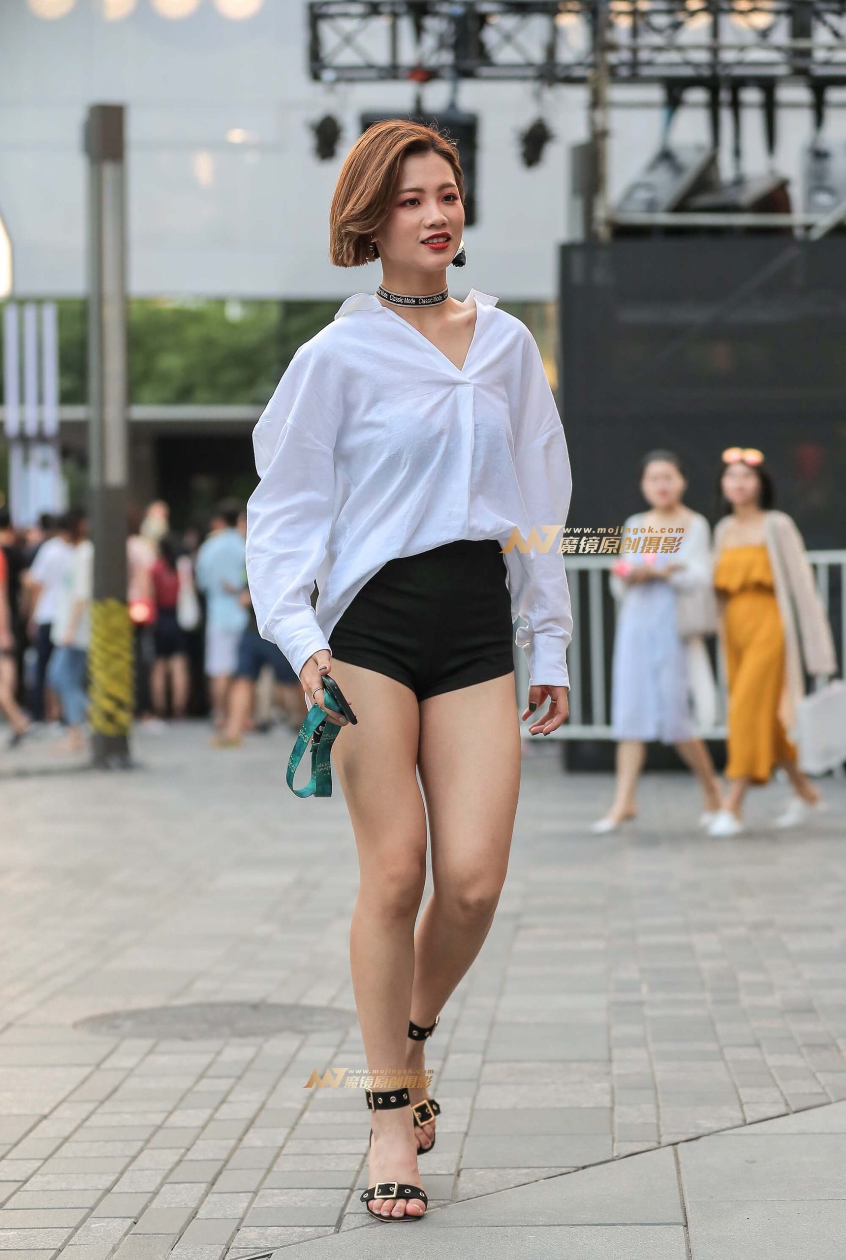 【街拍之魂赛帖】B85、清爽短发配美腿