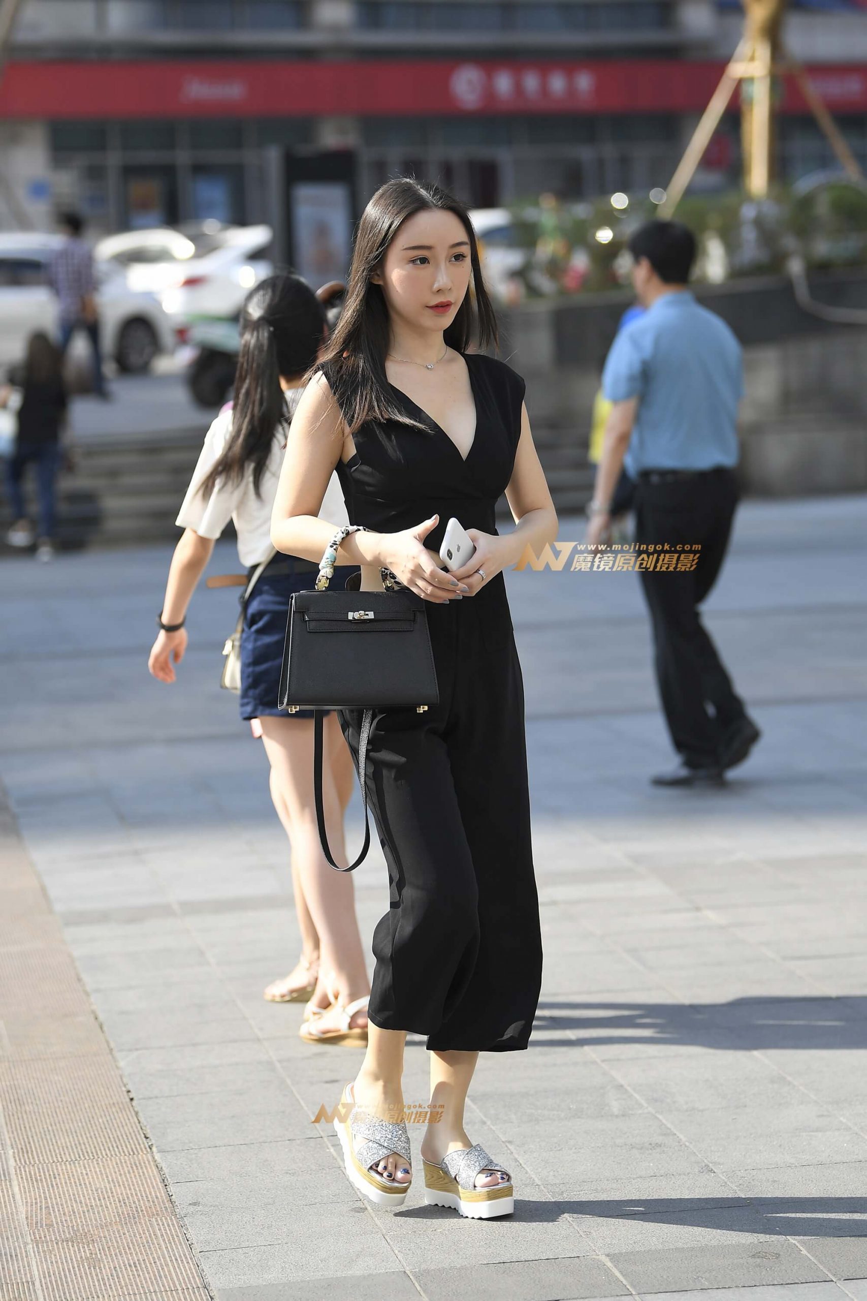 【一只傻麋鹿赛帖】含情脉脉的黑衣美女