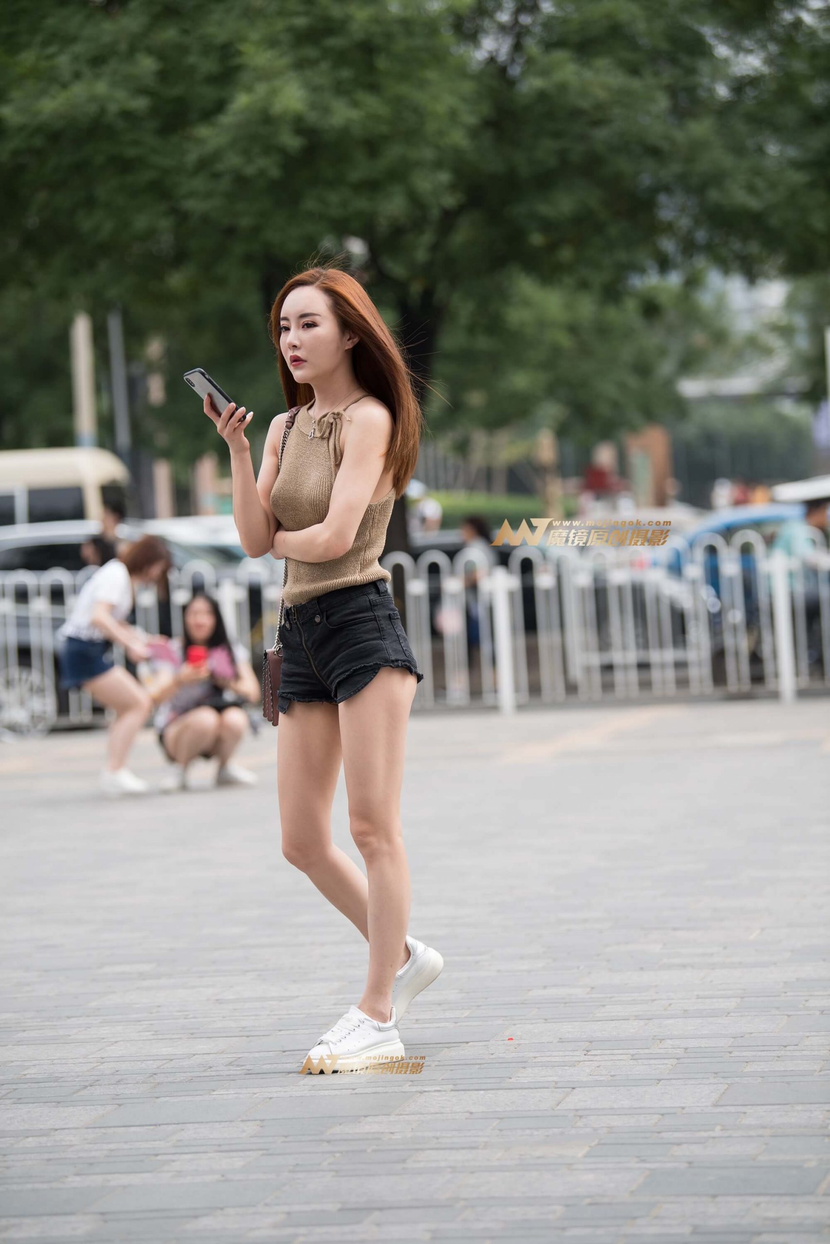 【一只傻麋鹿赛帖】等朋友的黑色热裤美女