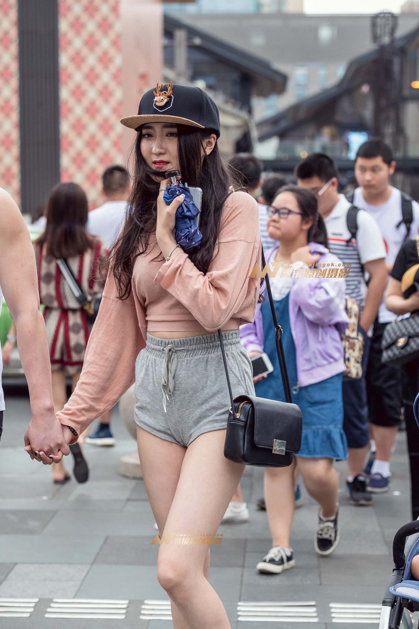【久久赛帖】短裤美女