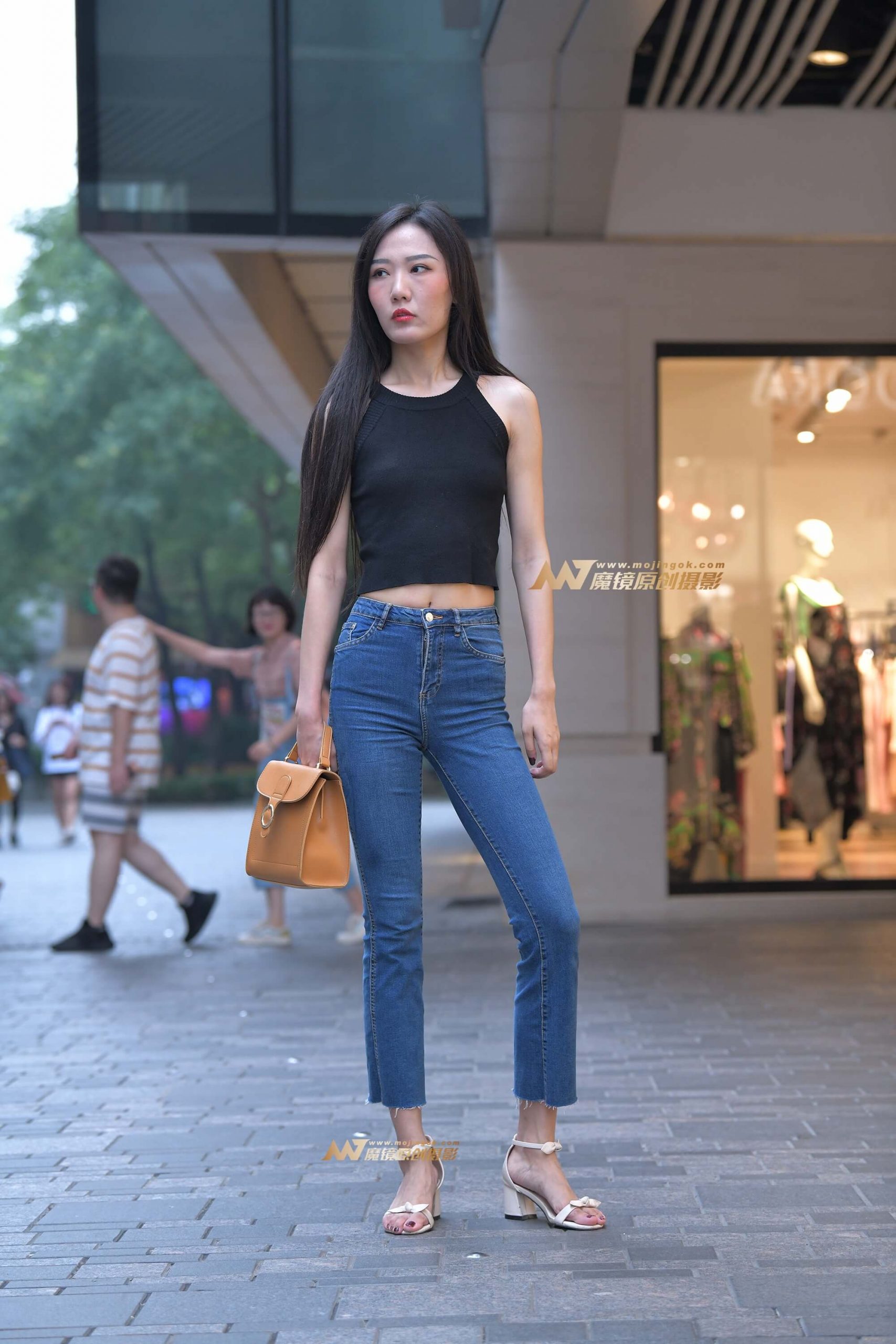 【街拍之魂赛帖】眼神酷酷的美女