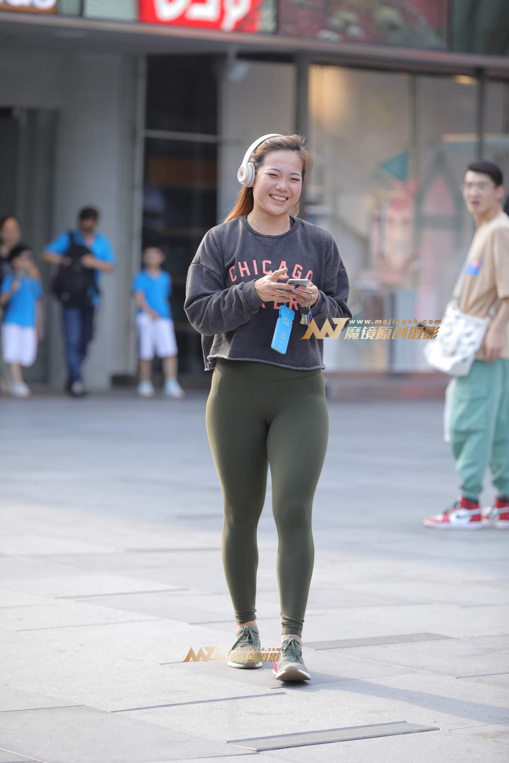 【视觉冲击赛帖】笑得好开心的动感健美裤MM
