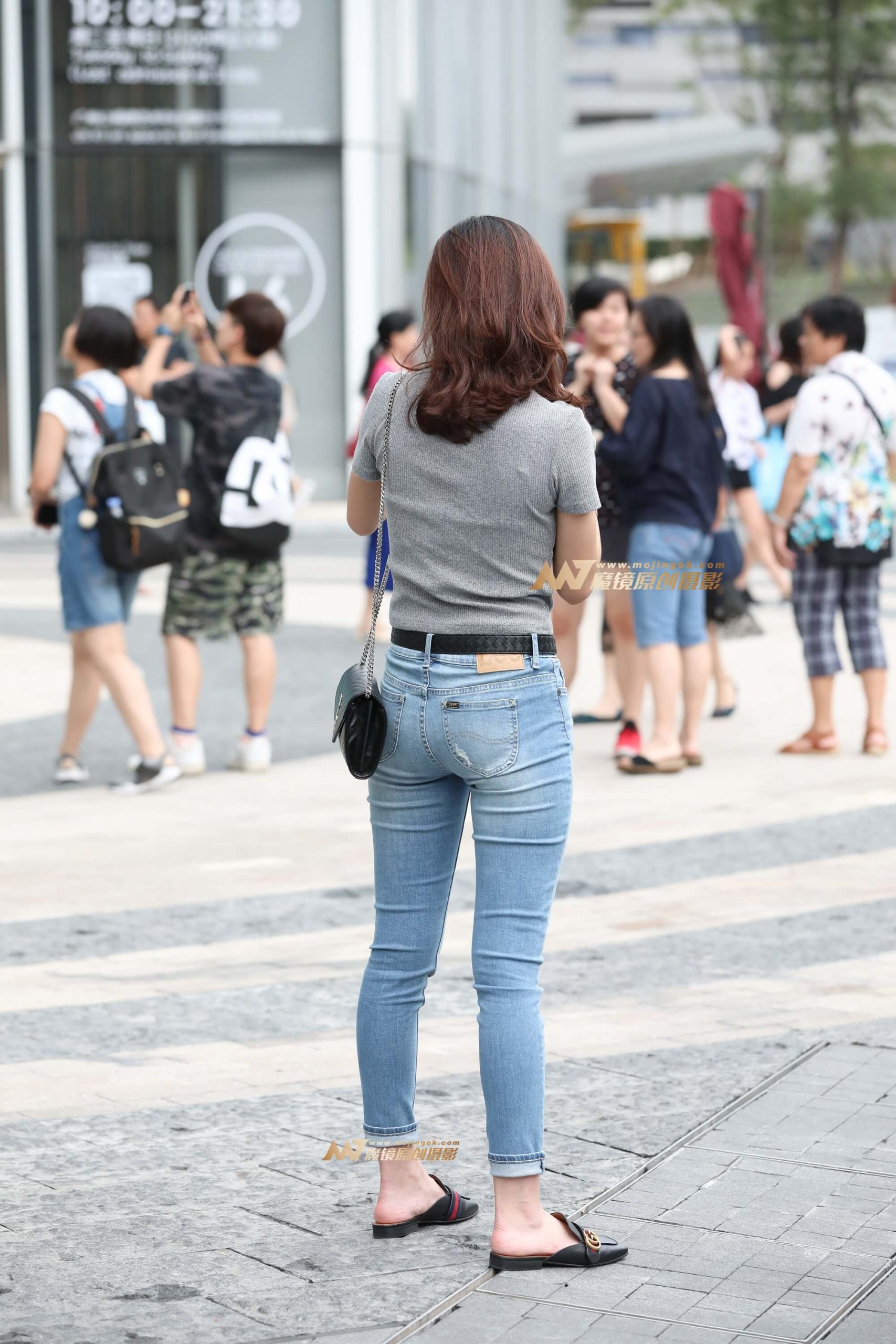 韵味短发少妇
