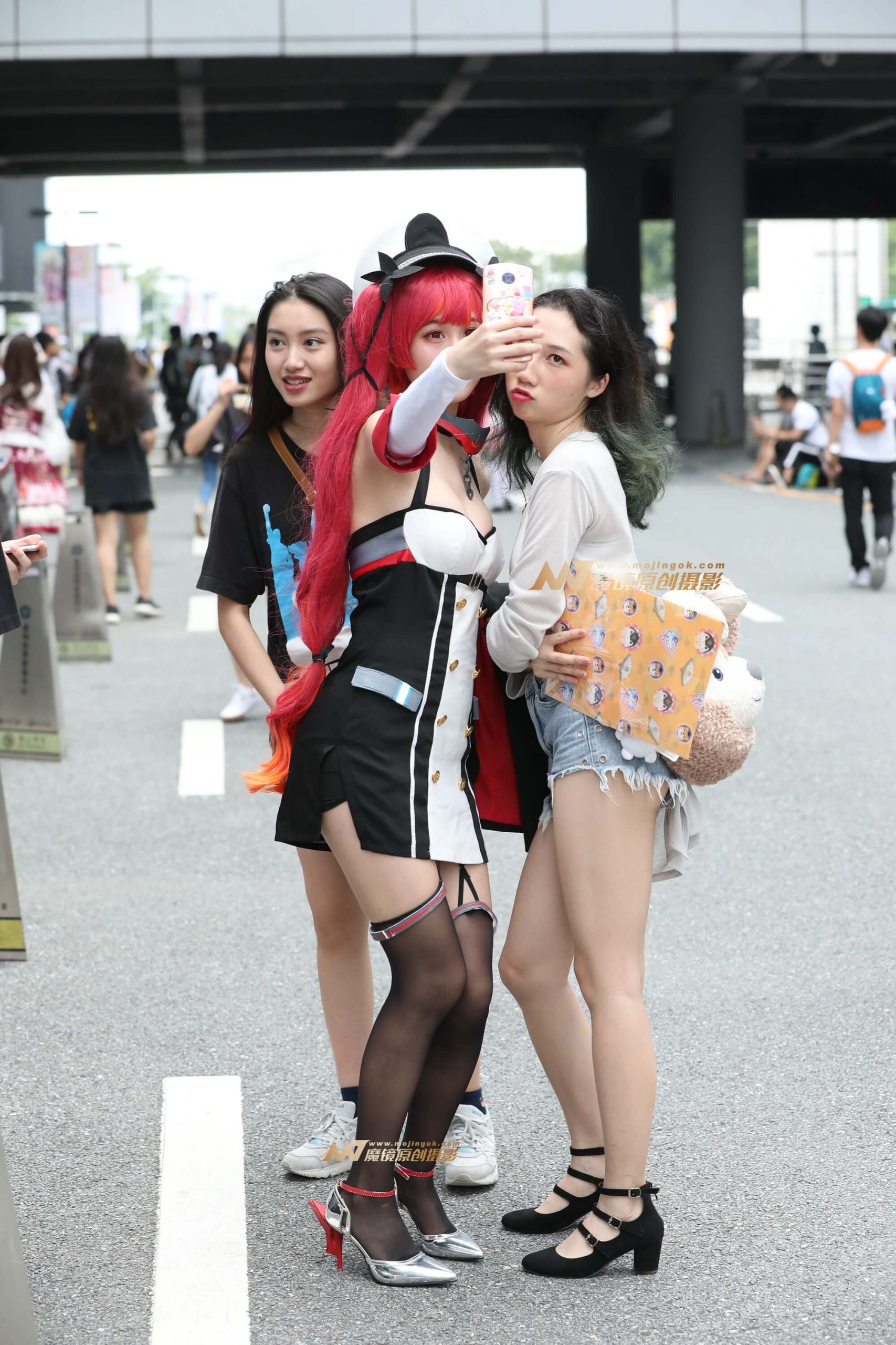 长筒黑丝美腿小妹妹