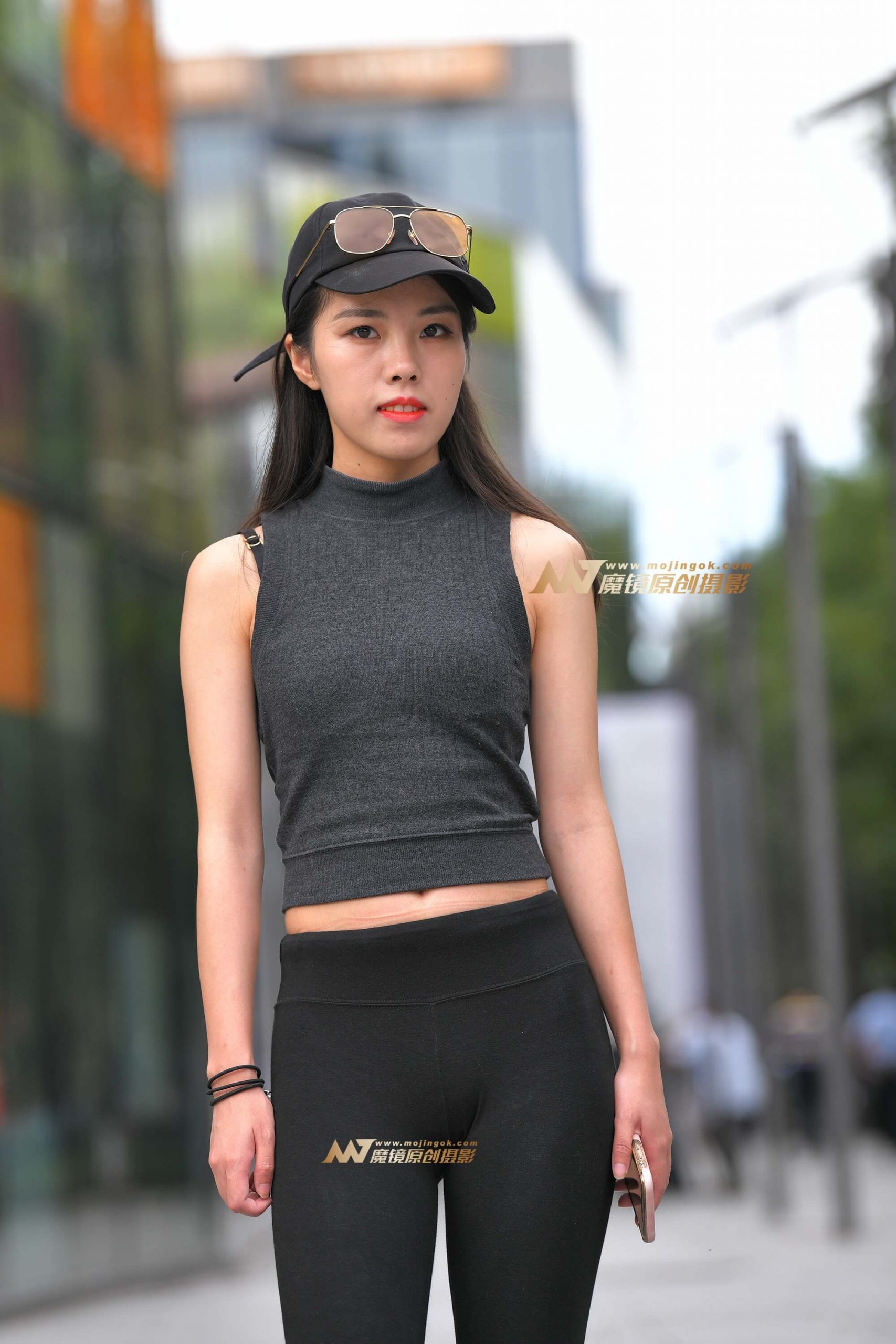 【红石赛帖】身材性感的紧身裤美女