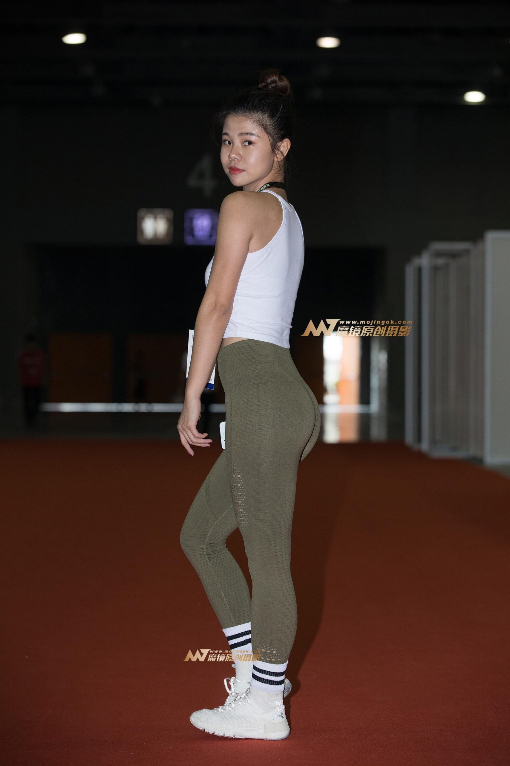 健身裤妹子