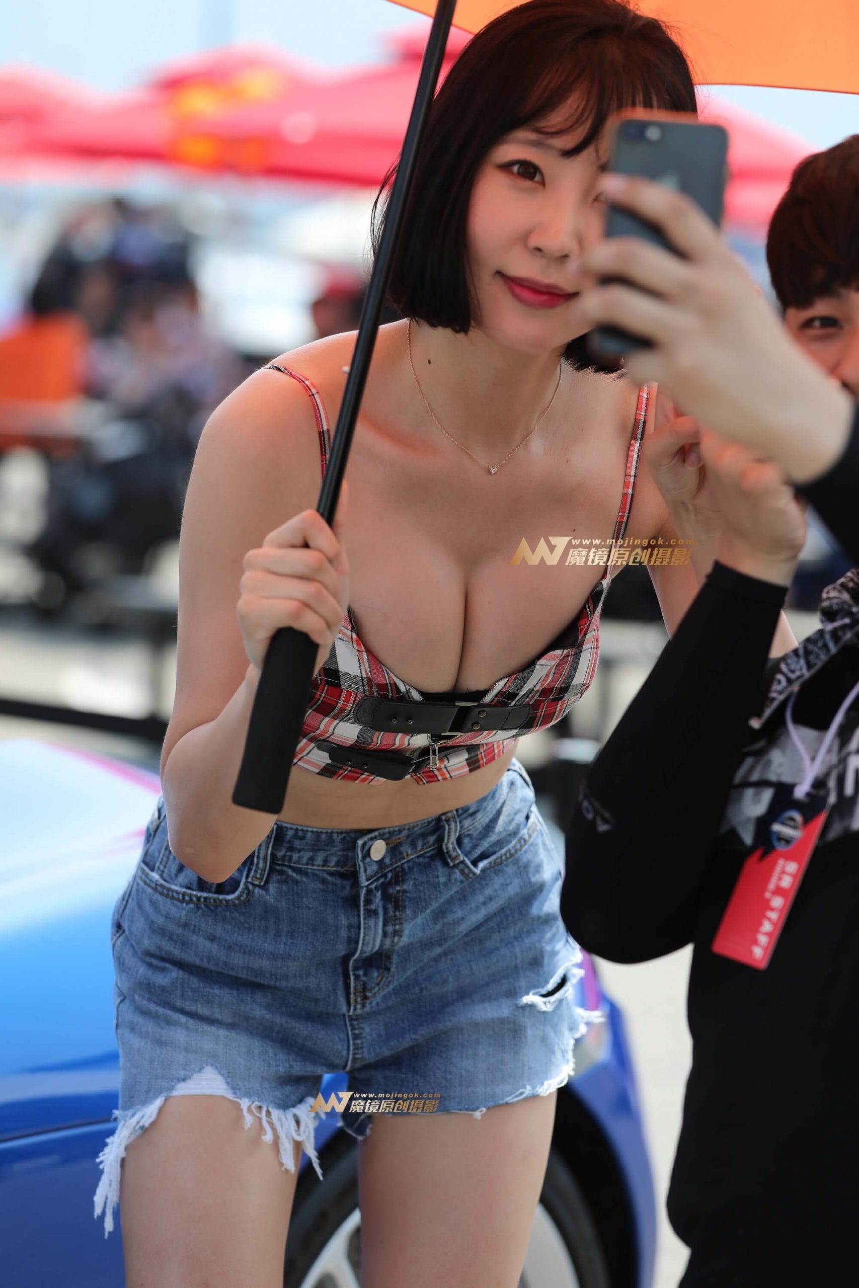 美胸短发小姐姐