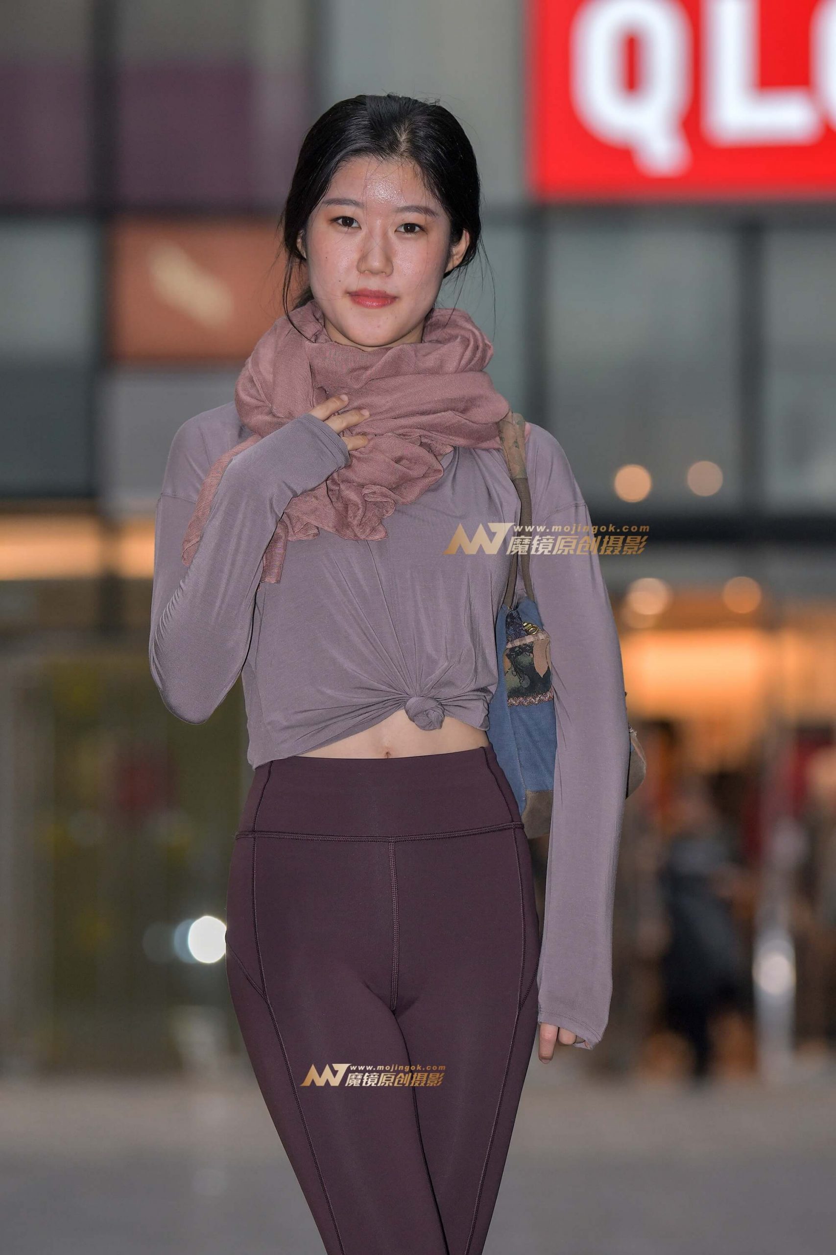 【红石赛帖】傍晚搭讪性感紧身瑜伽裤美女