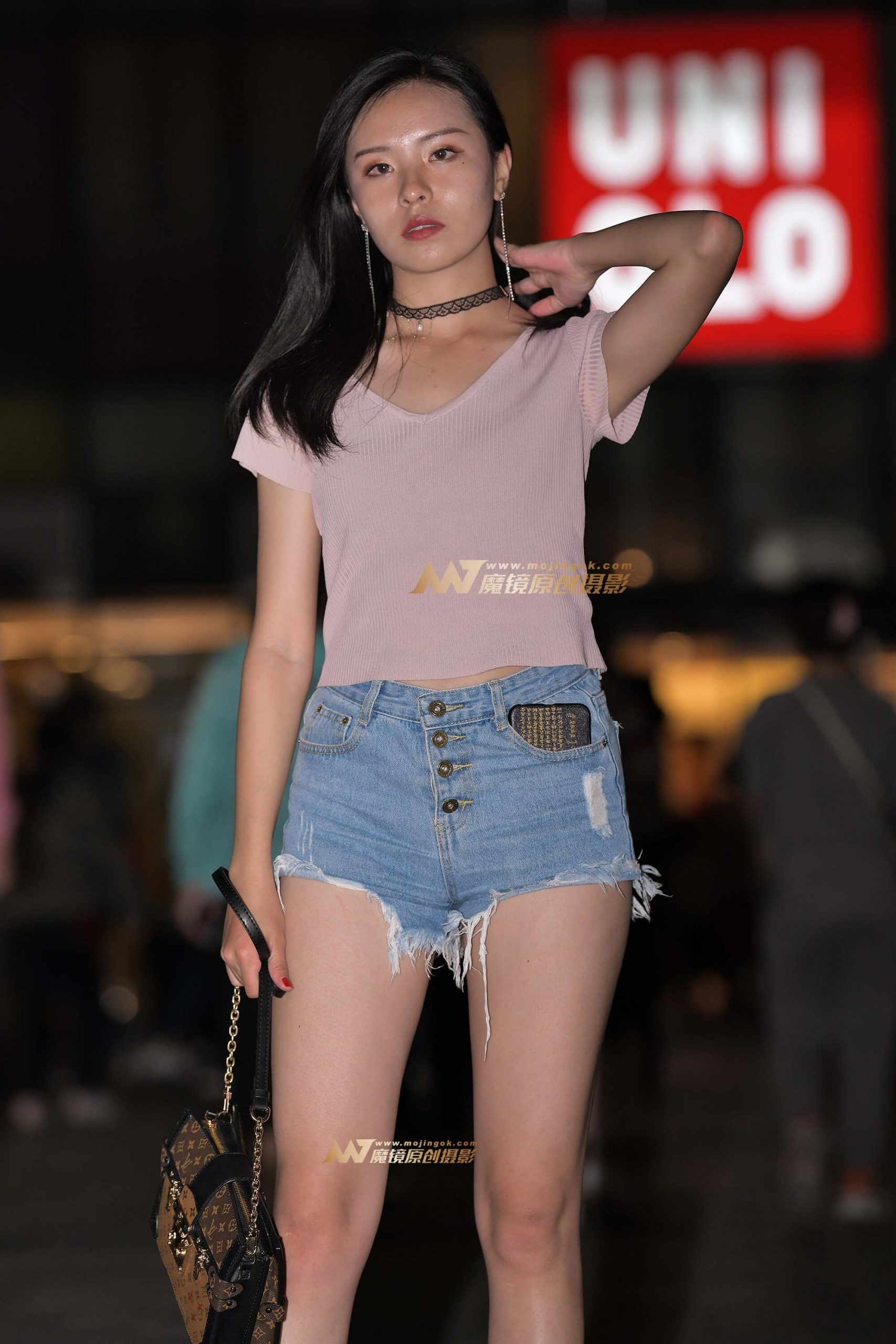 【红石赛帖】夜拍热裤美女