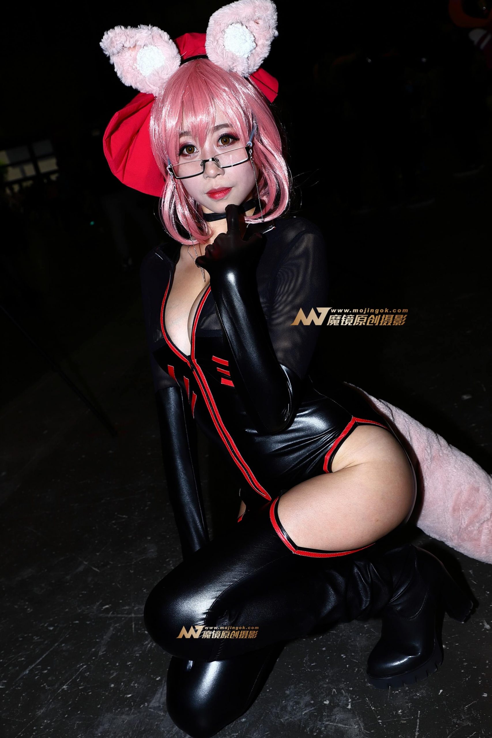 紧身皮裤小狐仙coser
