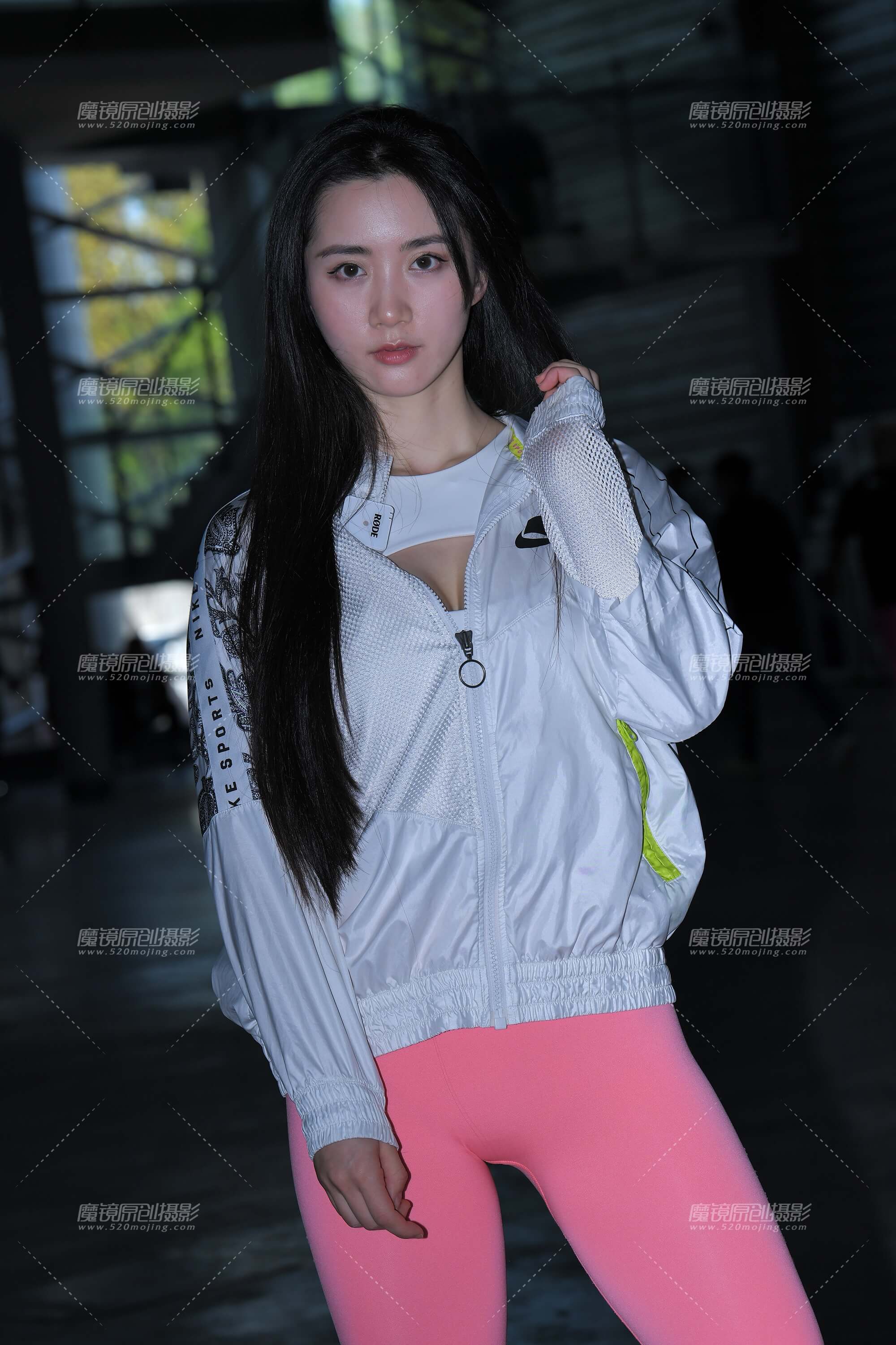 健身俏模