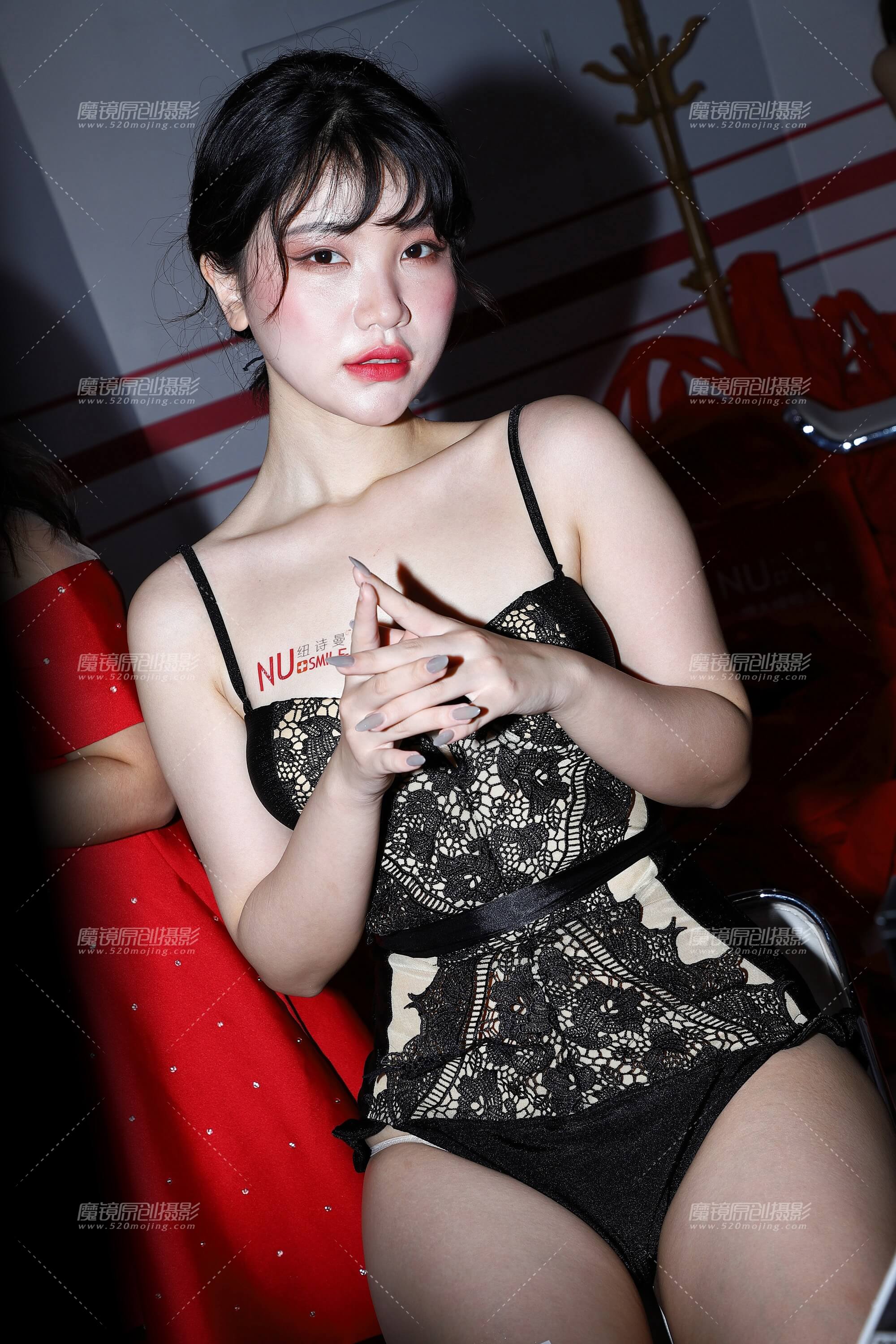 黑色蕾丝泳装