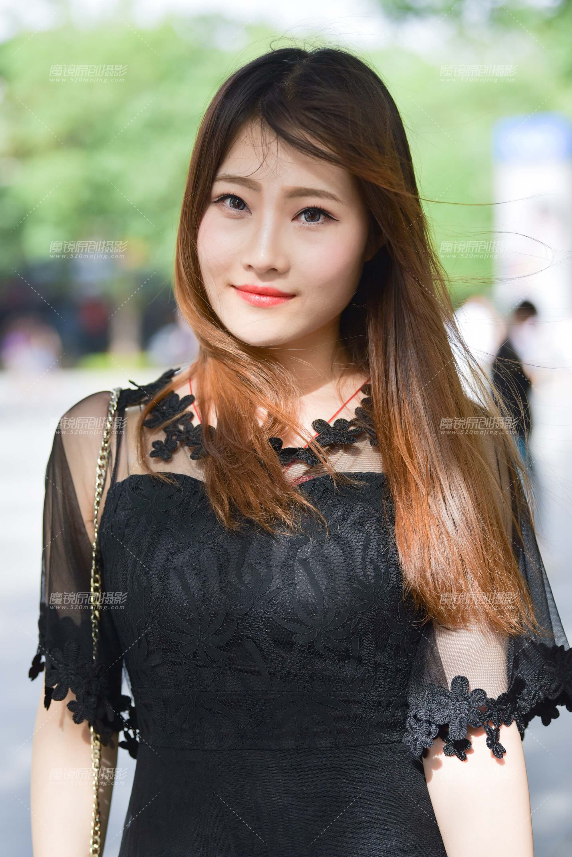 【补档】唇红齿白的大眼睛美女