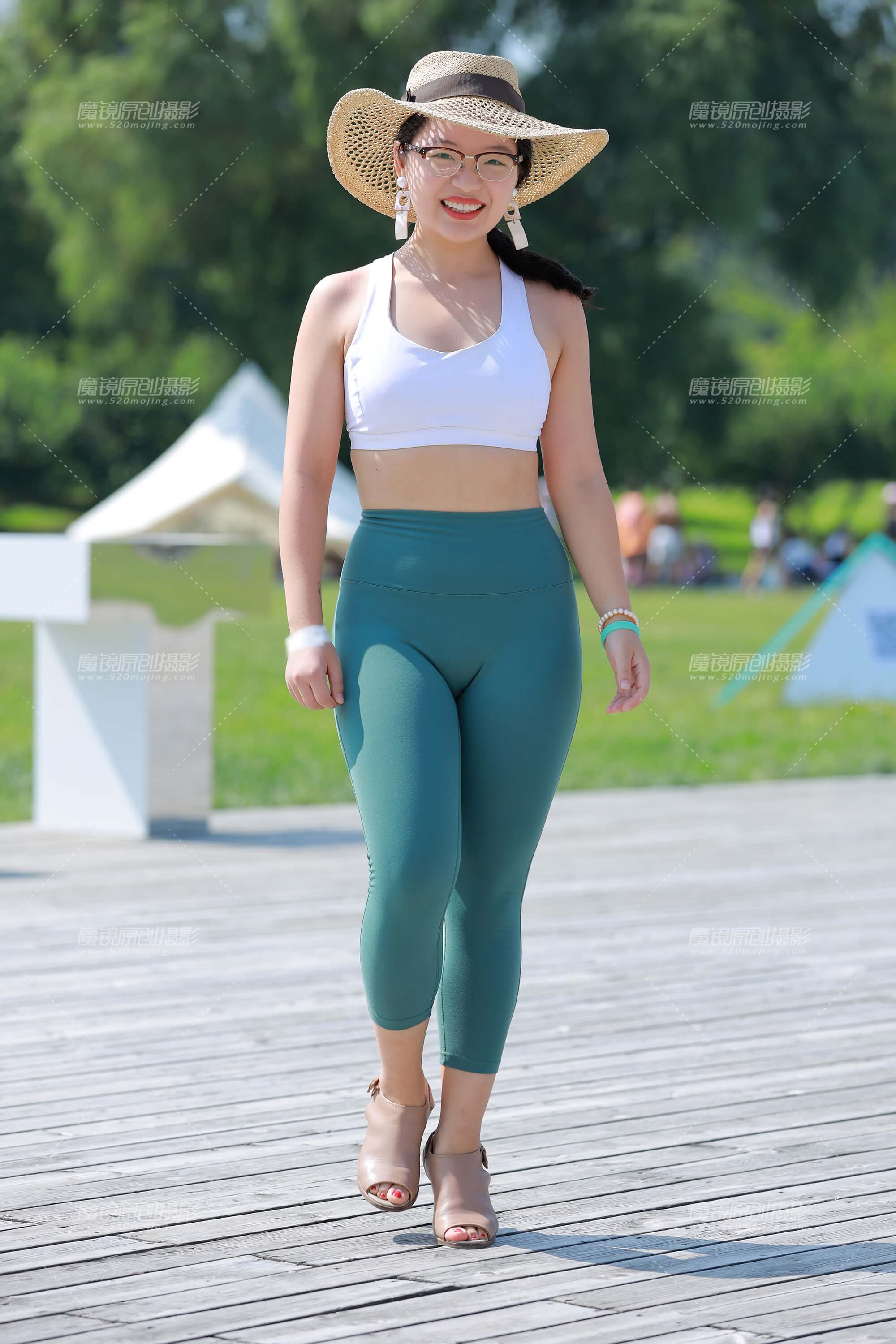 【小默赛帖】白皙阳光瑜伽美女