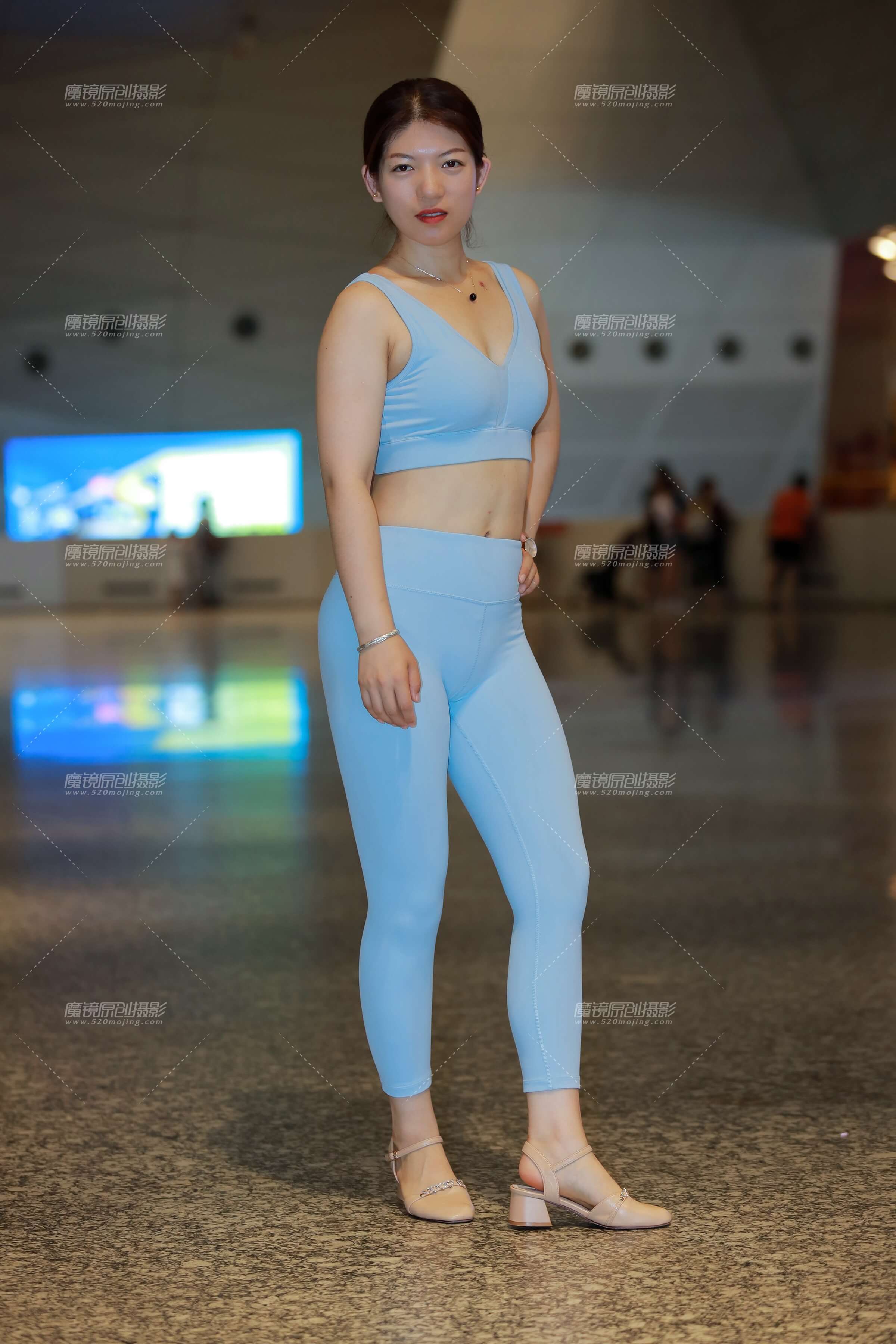 【小默赛帖】热情大方瑜伽美女