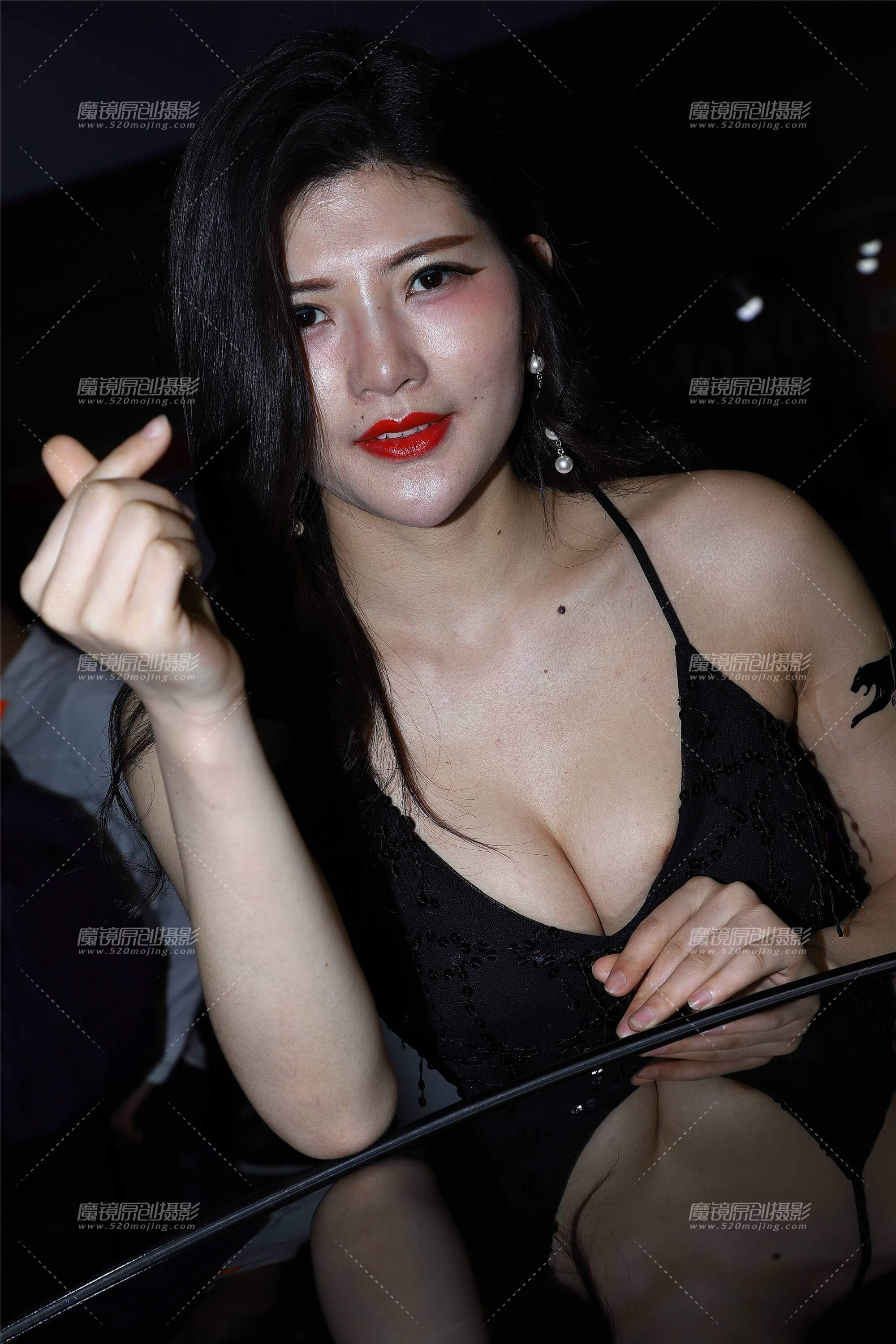 黑色蕾丝装