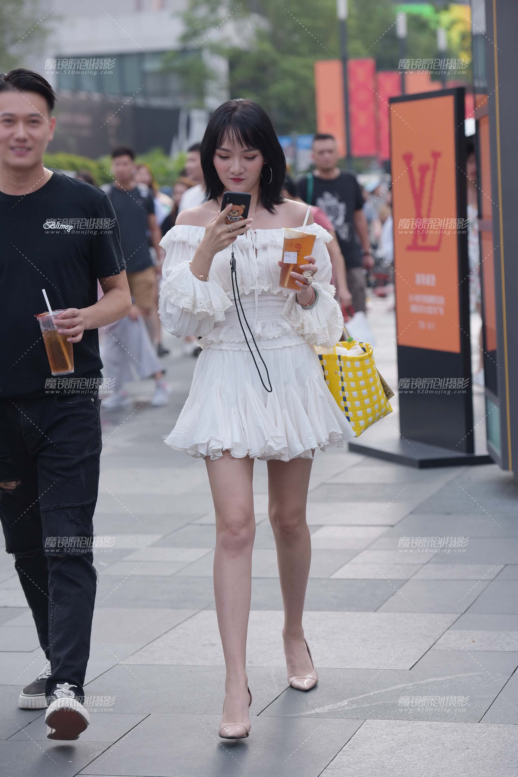 【慕容笙赛贴】过马路的美女