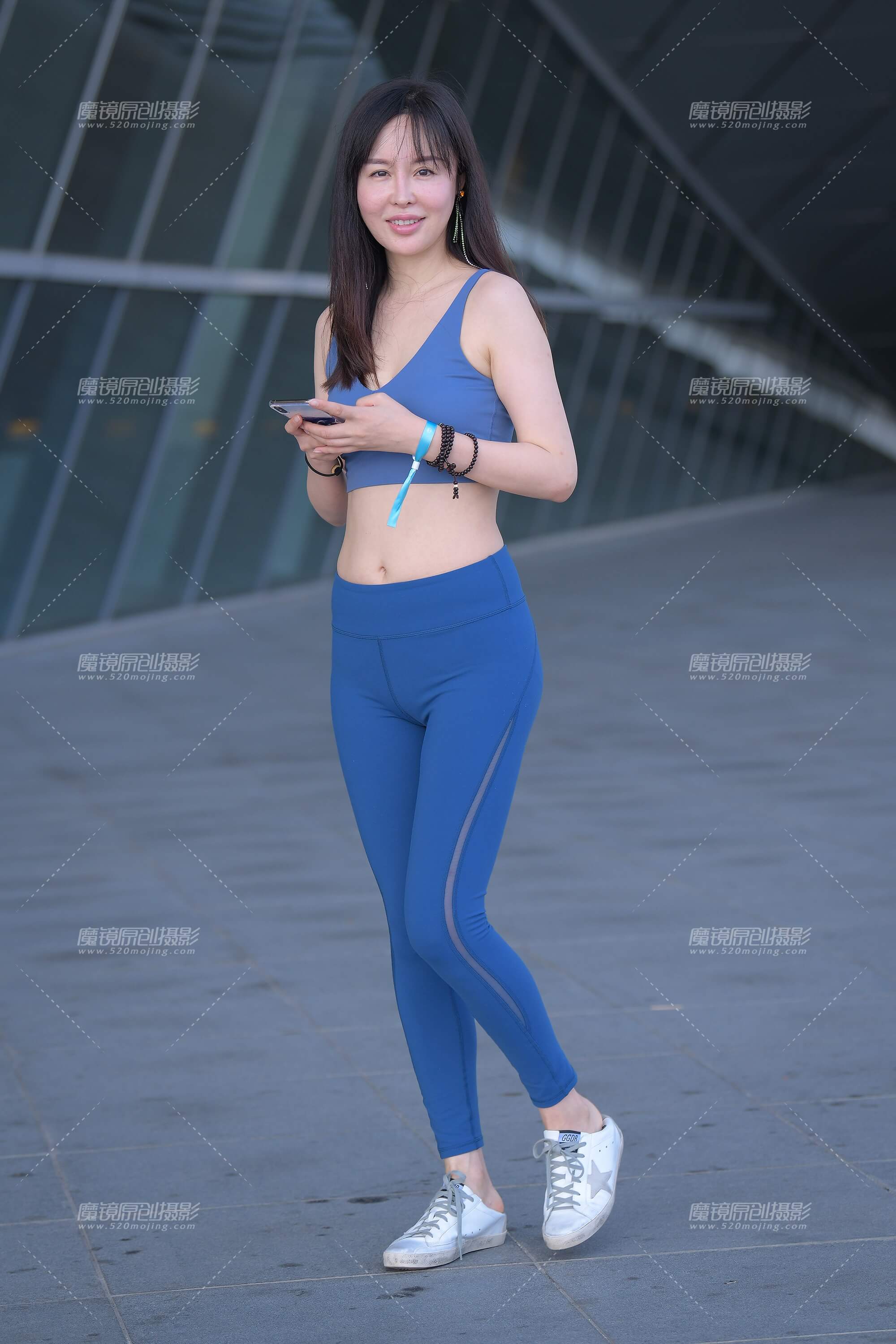 【街拍之魂赛帖】性感蓝色紧致