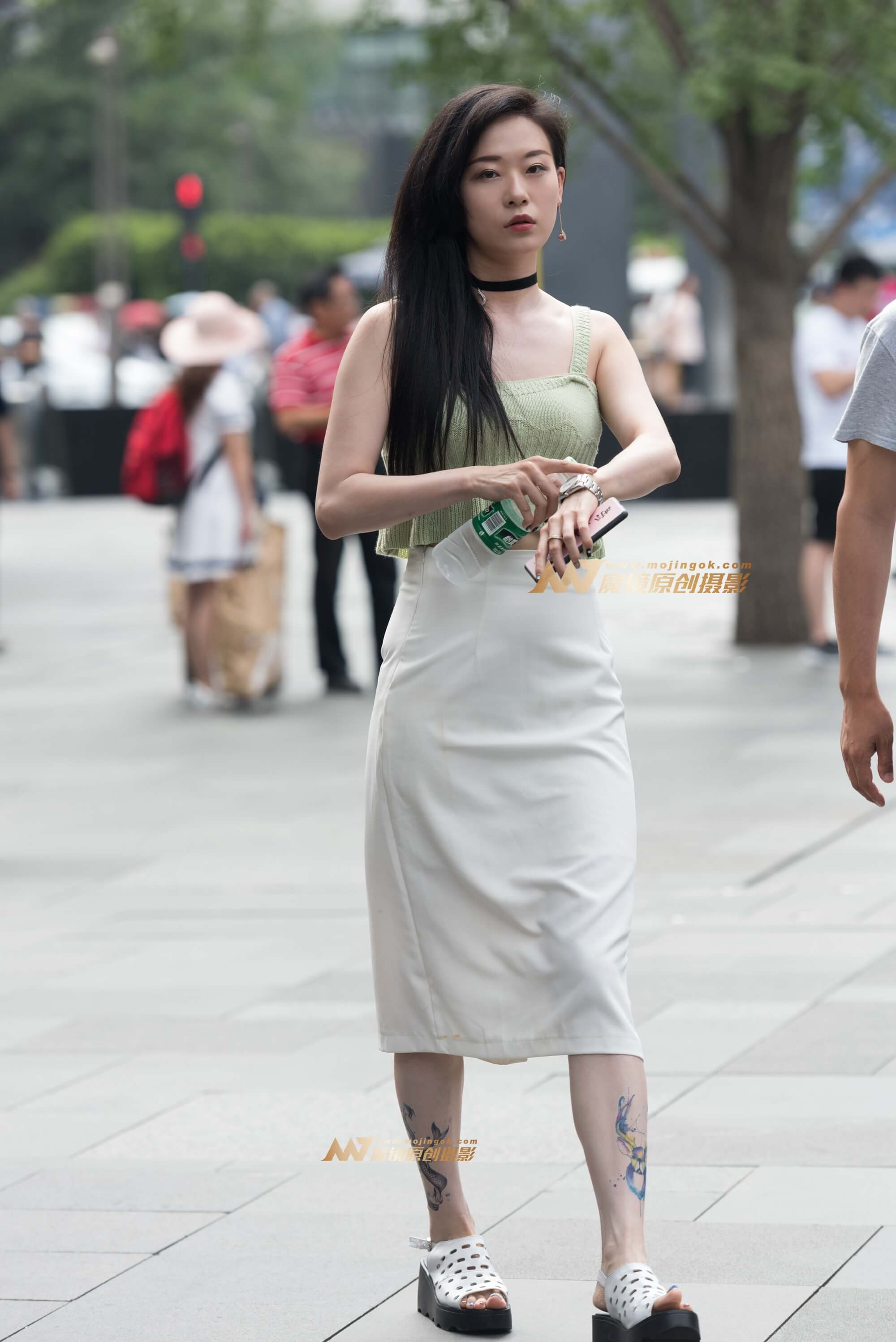 逛街包臀裙美女