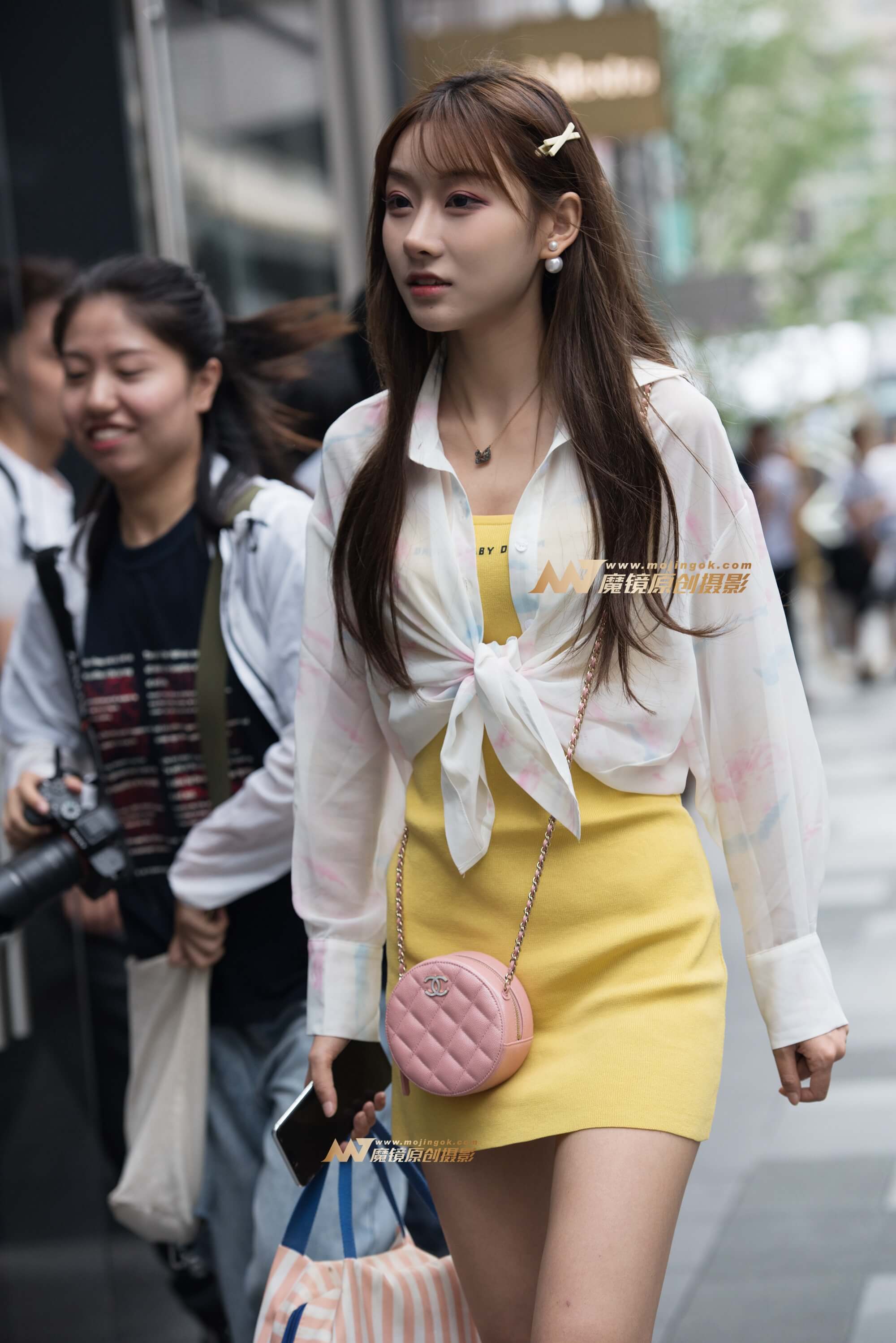 吃东西的小姐姐