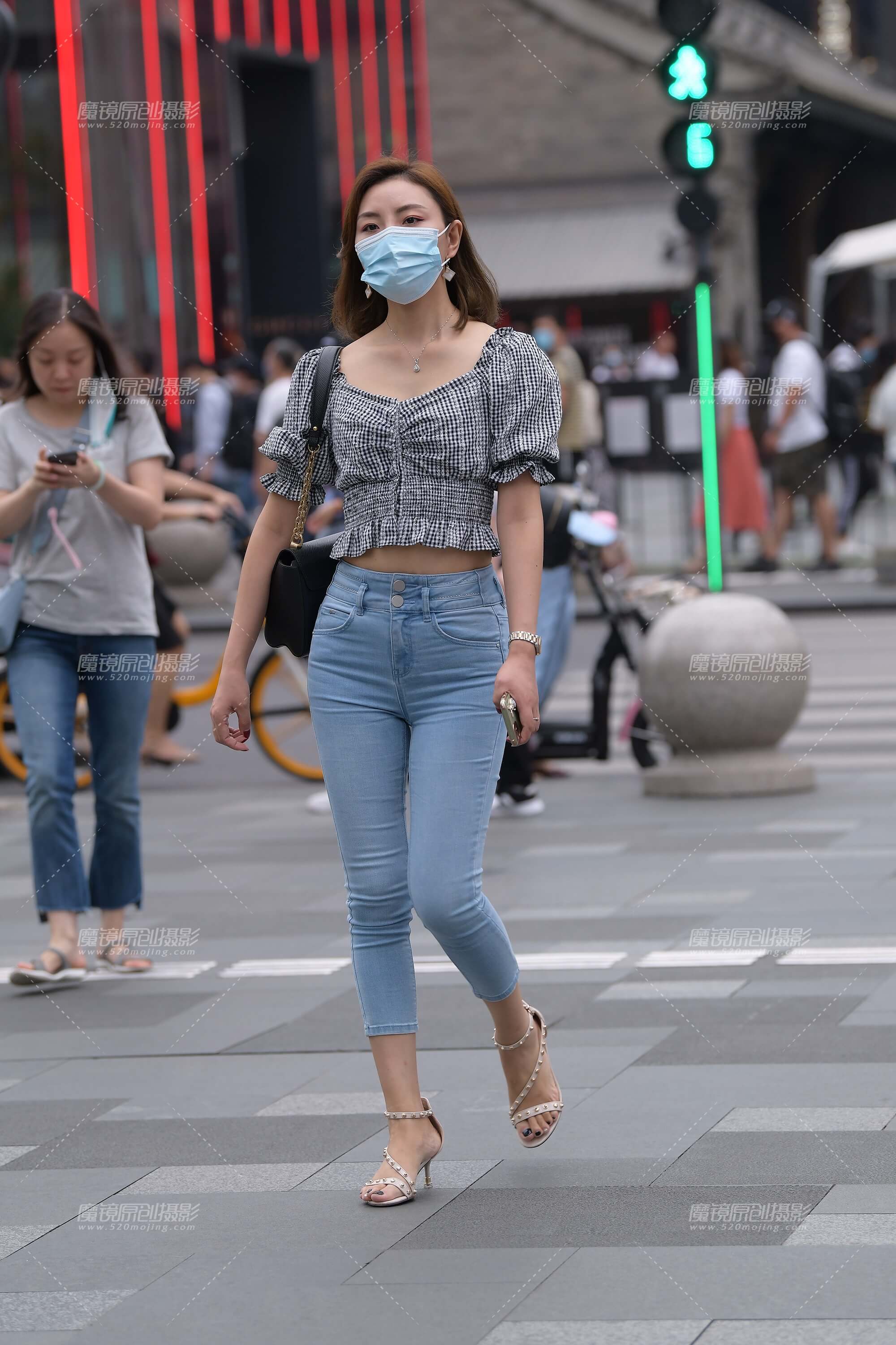 露腰紧牛