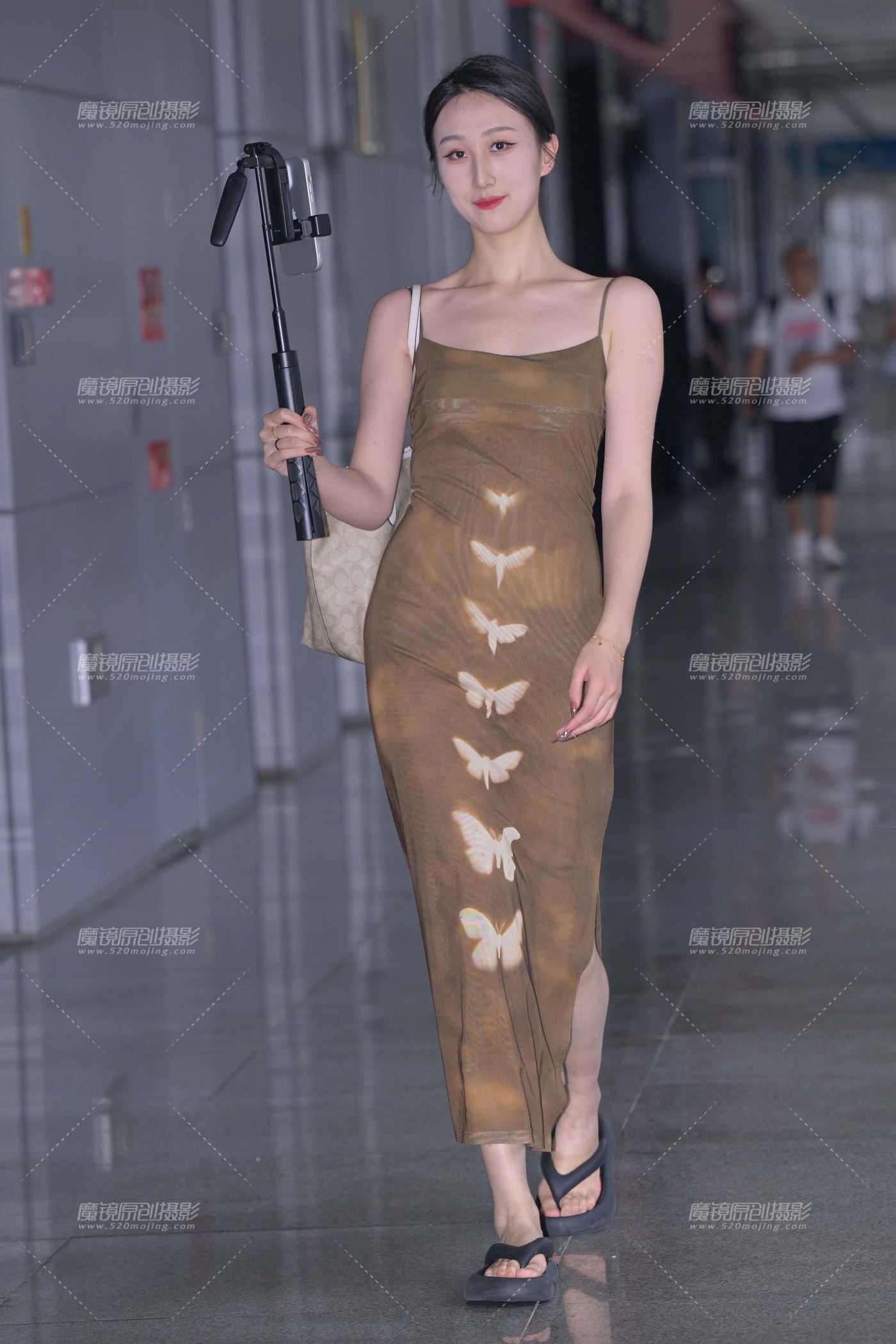 搭讪长裙美女